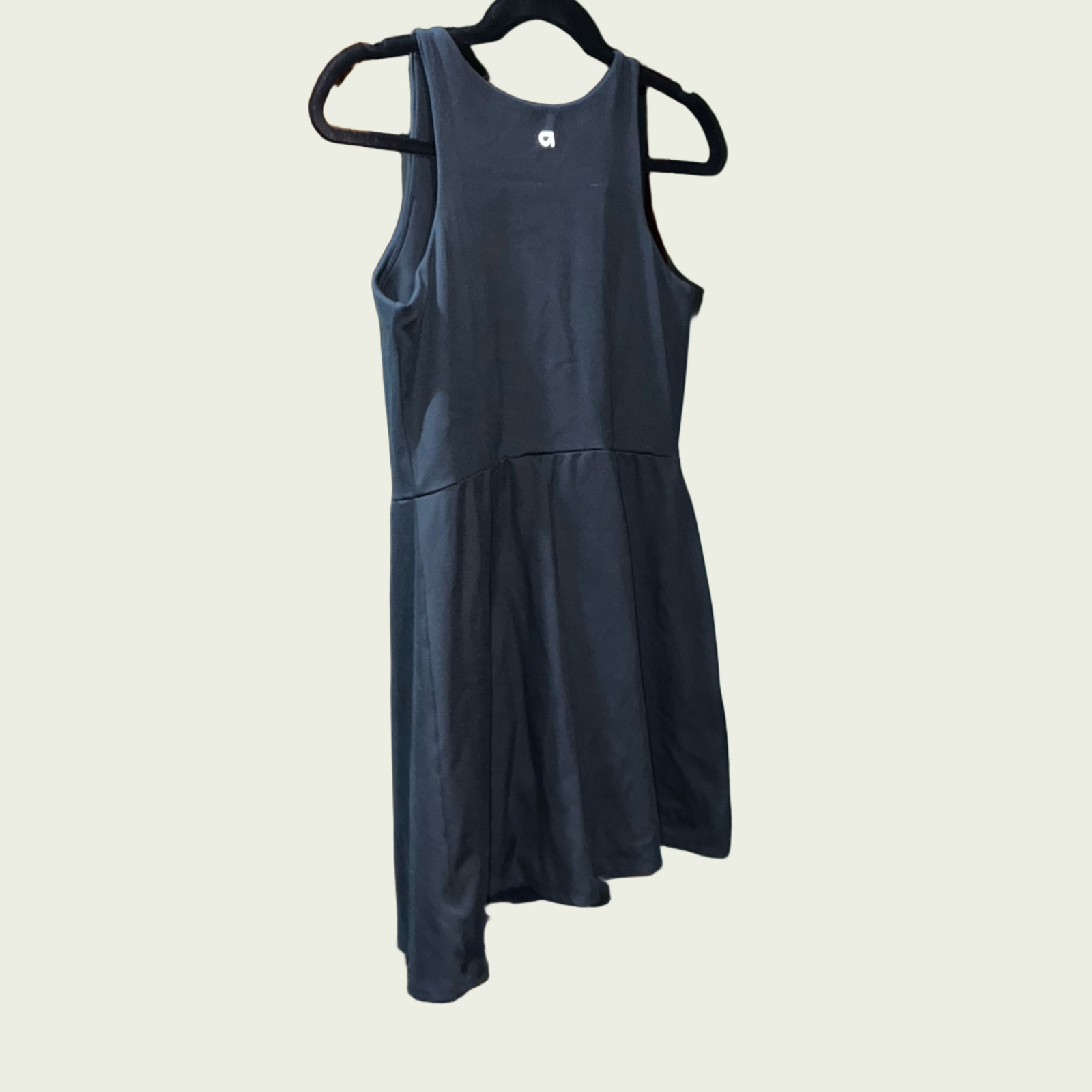 GAPFit Women’s Moisture Wicking Shelf Bra Active Tank Dress Medium Tennis Runnin