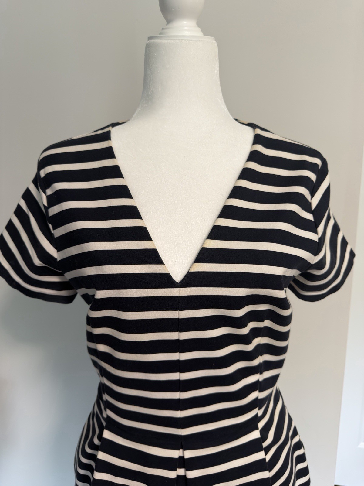 GAP Navy & White Striped V-Neck Fit & Flare Dress Back Zip Cotton Size 10