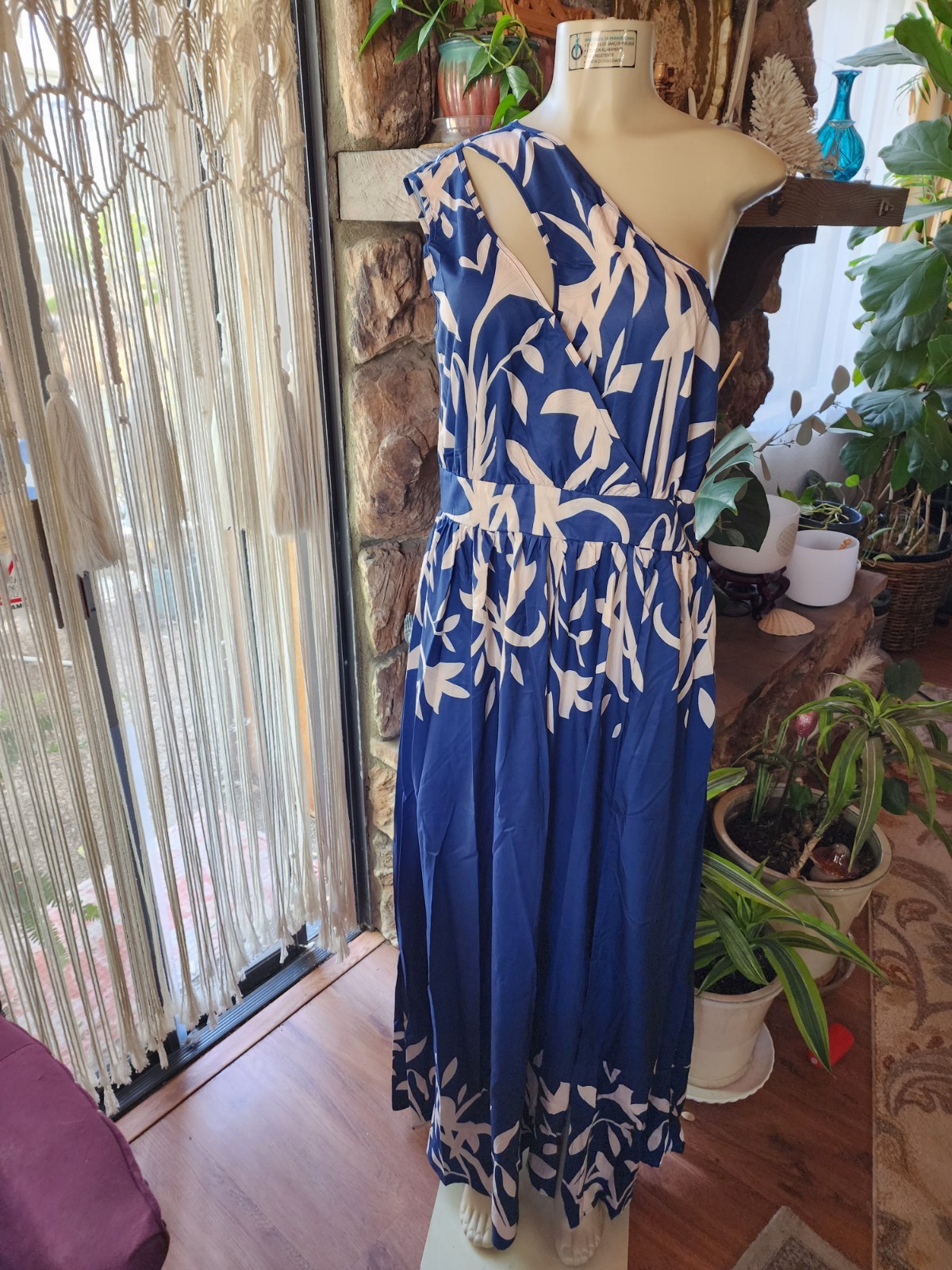 Women’s Size M Blue White Floral One-Shoulder Sleeveless Maxi Dress Slit