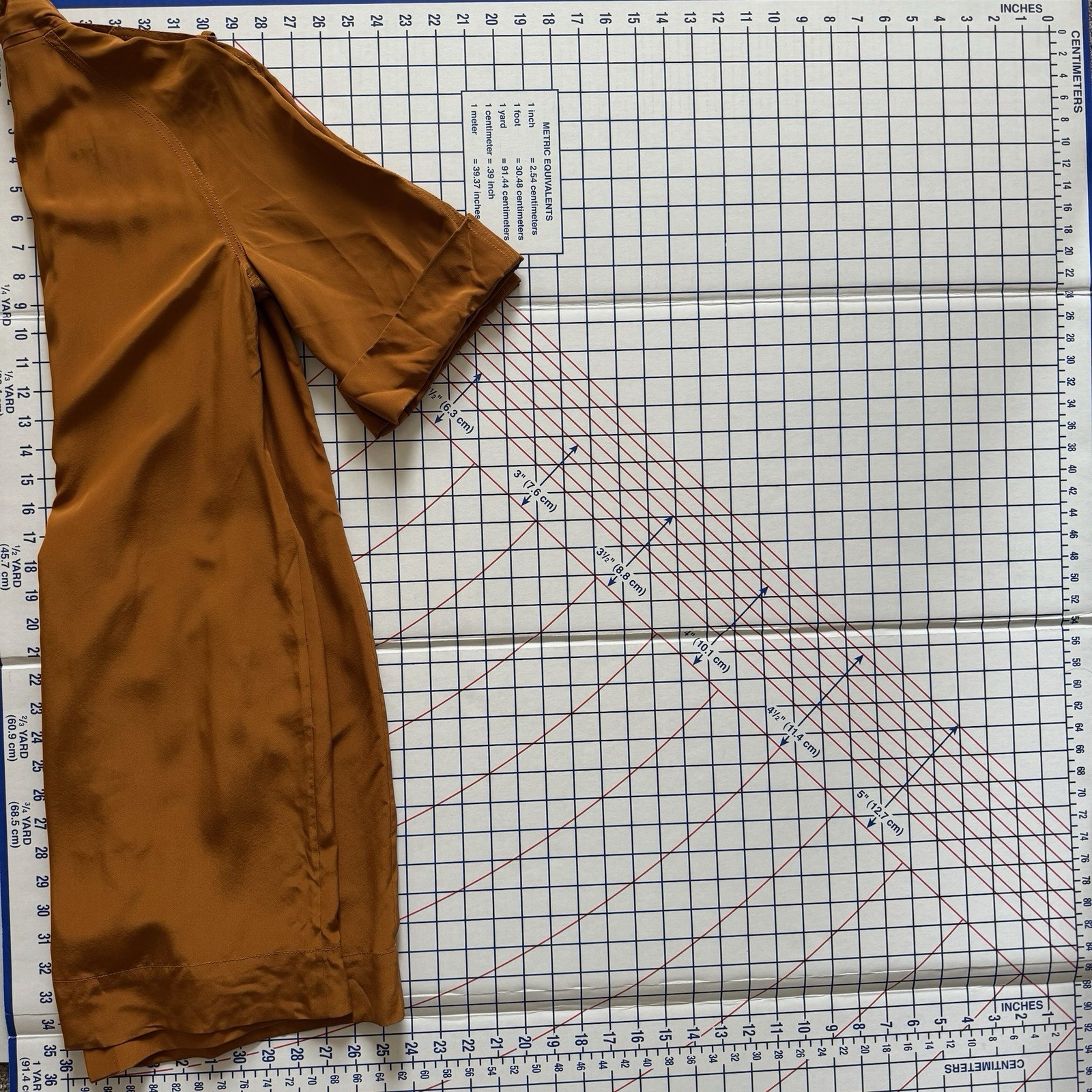 Diane Von Furstenberg 100% Silk Utility Dress 6 Safari Tan Belted Pockets