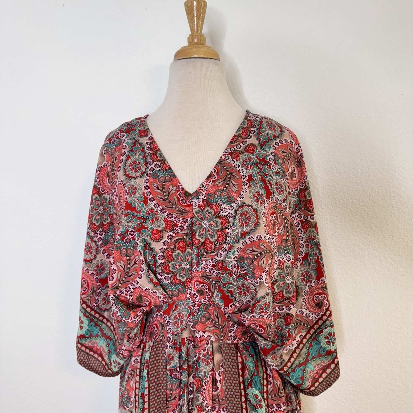 boemo Paisley Boho Maxi Dress Size M Red Pink Blue Kimono Sleeve V Neck Kaftan