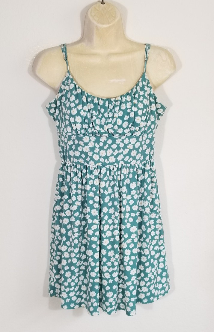 Aeropostale Women Sz M Green Cream Strap Mini Dress Daisy Floral Seriously Soft