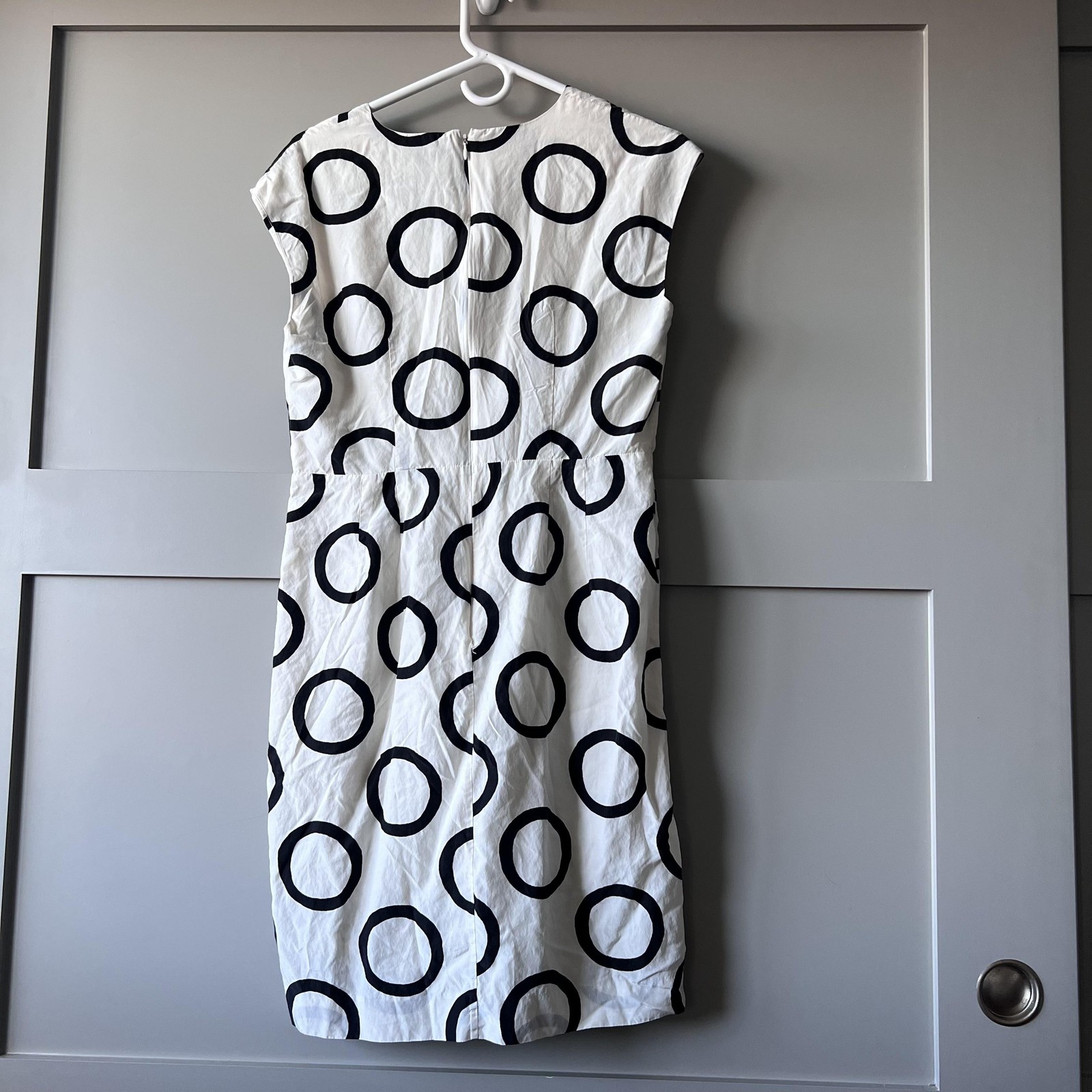 Banana Republic Dress Womens 10 White Black Circle Dot Silk V Neck Sheath Lined