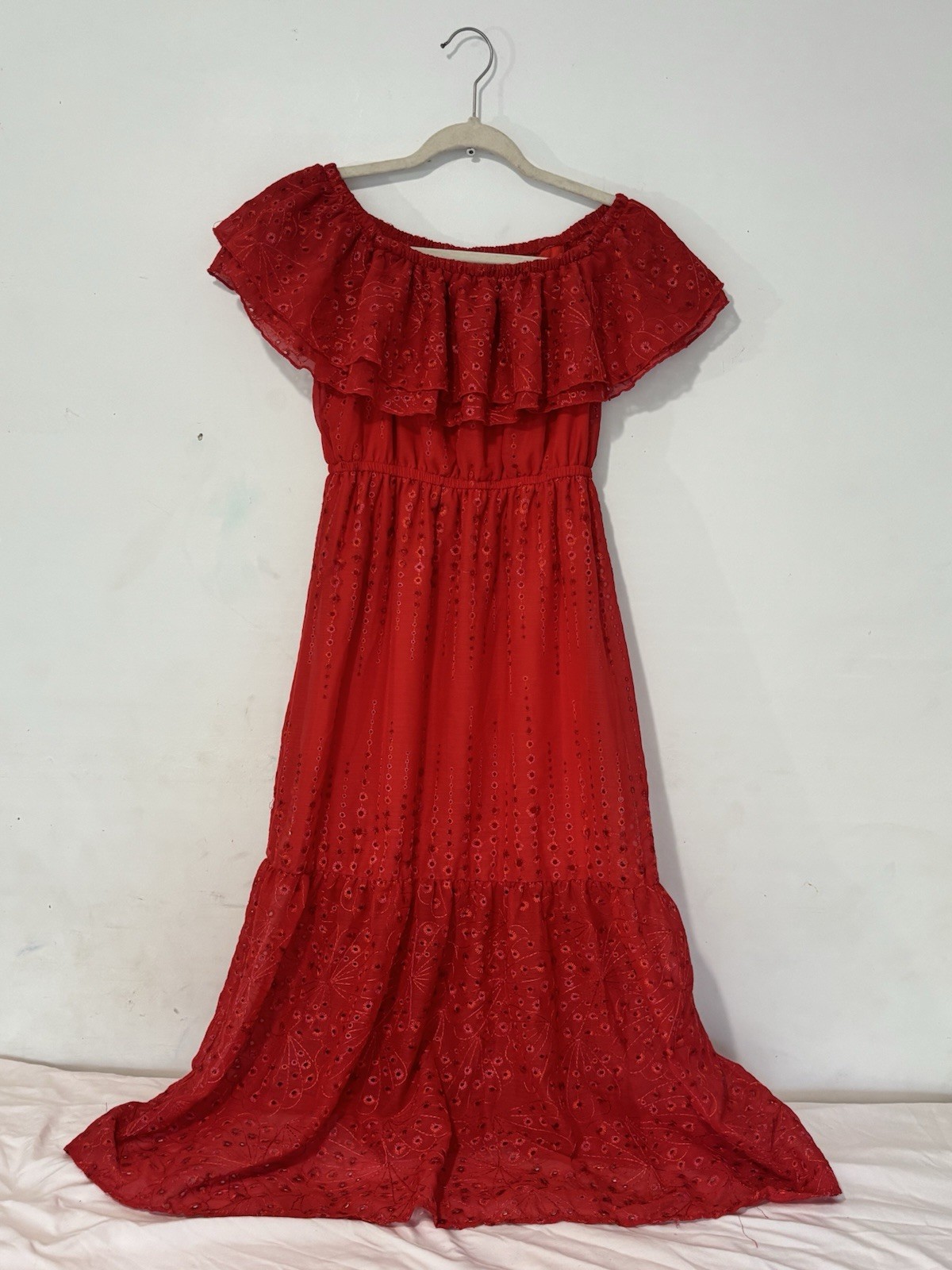 Sofia by Sofia Vergara Red Eyelet Off Shoulder Maxi Dress Ruffle Tiered Size S