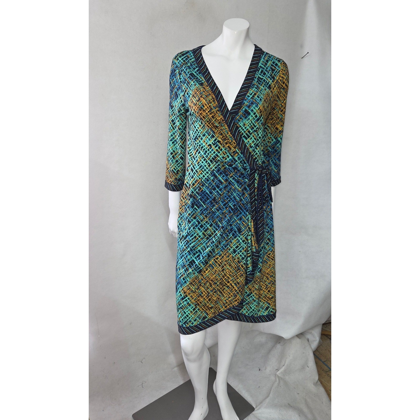 BCBGMAXAZRIA Adele Wrap Dress Women Medium Teal Blue Yellow Geometric 3/4 Sleeve