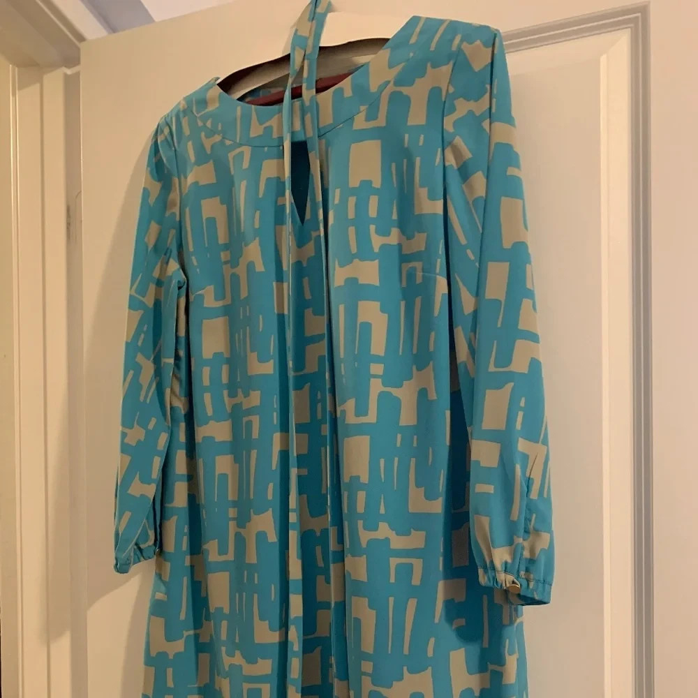 Tahari Arthur S. Levine Blue & Beige Abstract Print Shift Dress Long Sleeve SzM