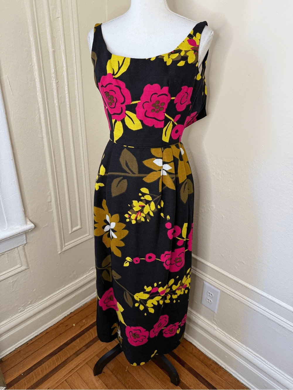 1950s Rare Coquette Floral Fitted Swing Cotton Dress Excellent Condition