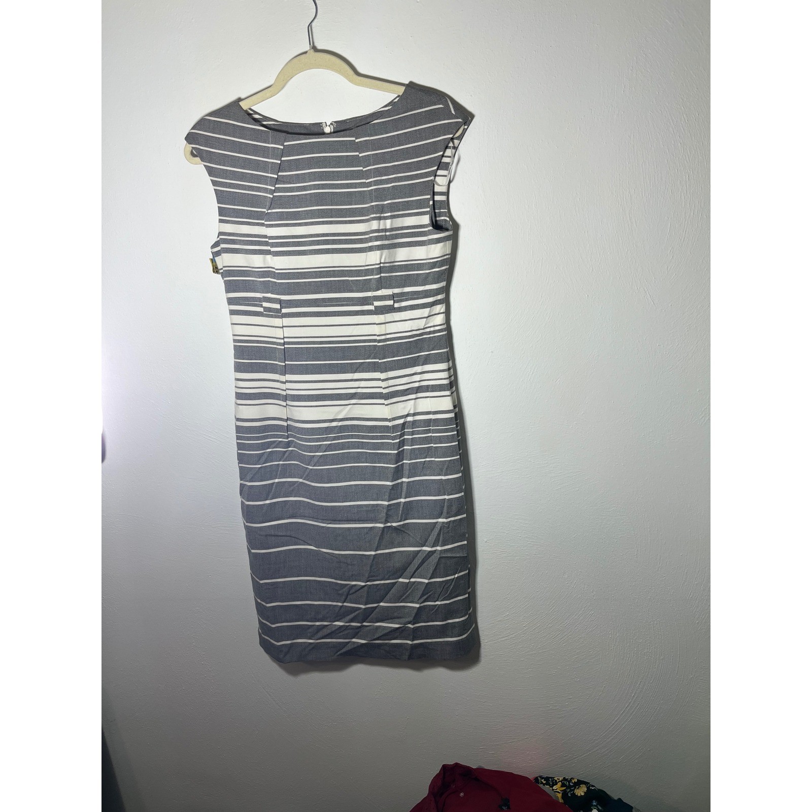 Calvin Klein Gray White Striped Sleeveless Sheath Dress Career Office Size 8