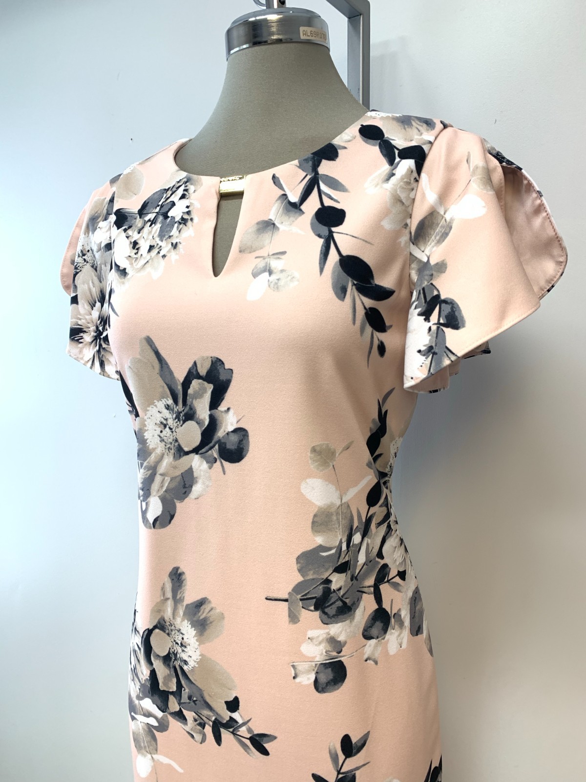 New Calvin Klein Elegant Blossom Floral Pink Sheath Keyhole Dress EZ Fit size 6