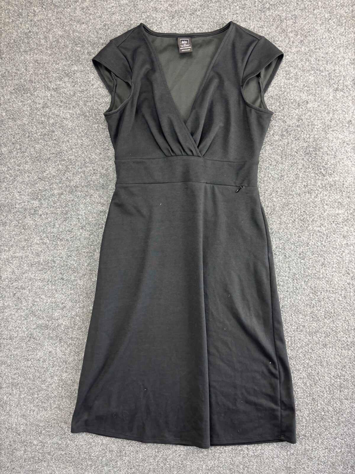 REI Cap Sleeve Dress Women’s XS Black Pleated Stretch Pleated V-Neck Pocket
