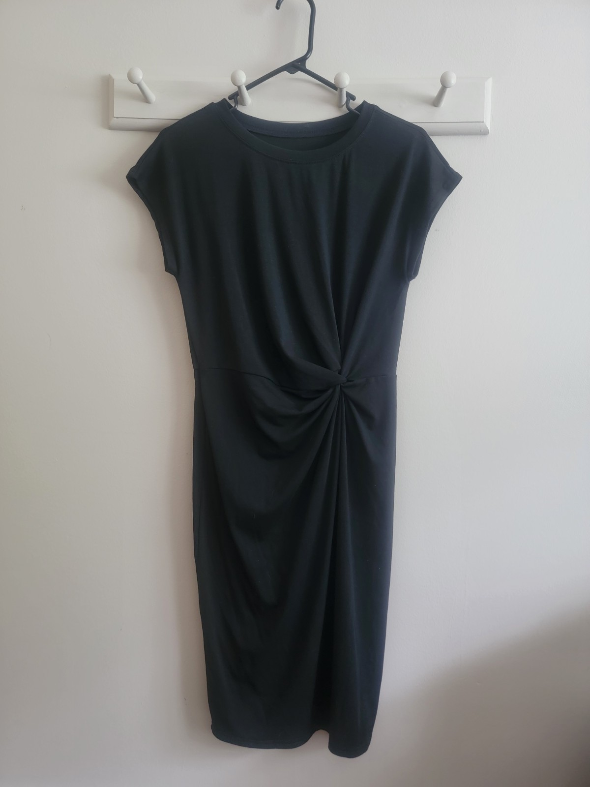 Shein Black Medium S/S Crew Neck Dress Modest Knee Length Basic Capsule Neutral