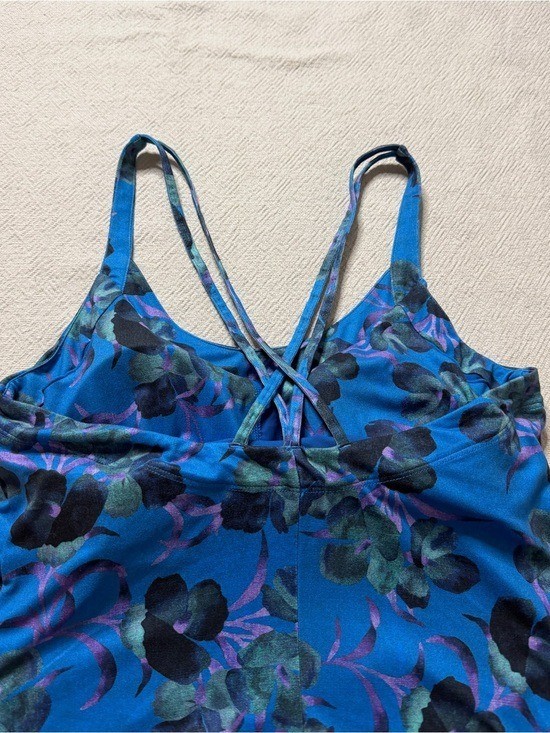 Title Nine Yes Dress Chili Blossom Blue Floral M Built in Bra Summer Outdoor