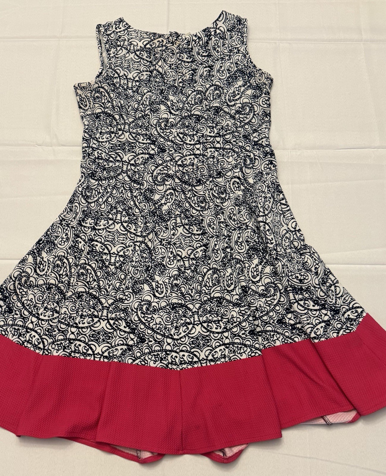 Haani A-Line Dress PM Petite Scoop Neck Sleeveless Paisley Ruffle Hem