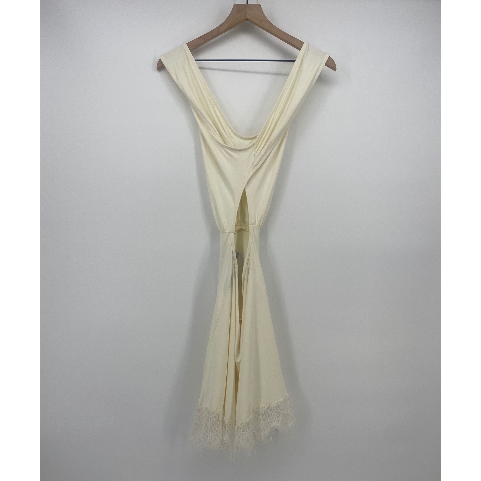 AM:PM Sun Dress M Ivory Lace Trim Cutout Open Back Style 7785 NEW