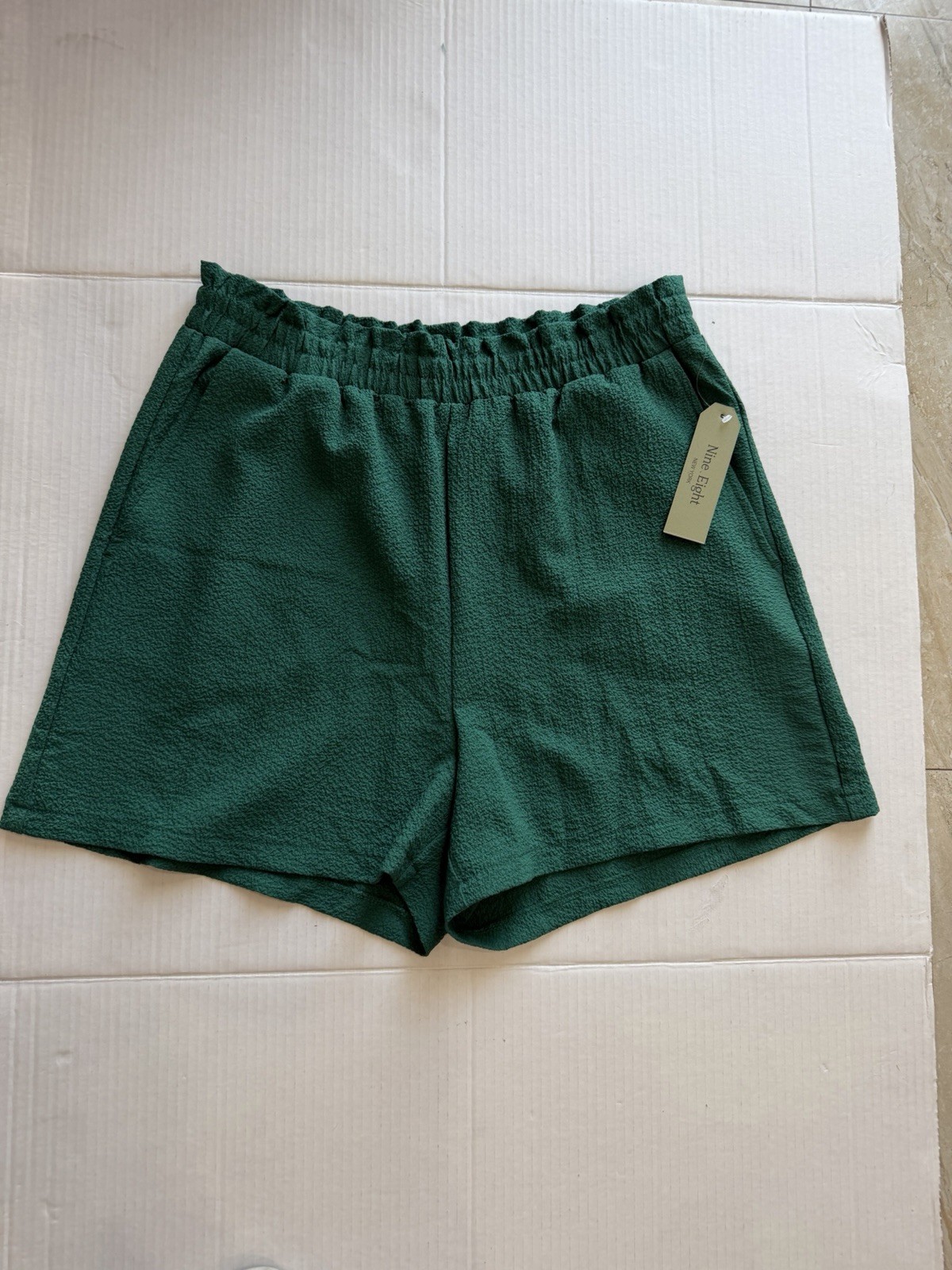 Nine.Eight New York Green Textured Elastic Waist Shorts Women’s Size M NWT