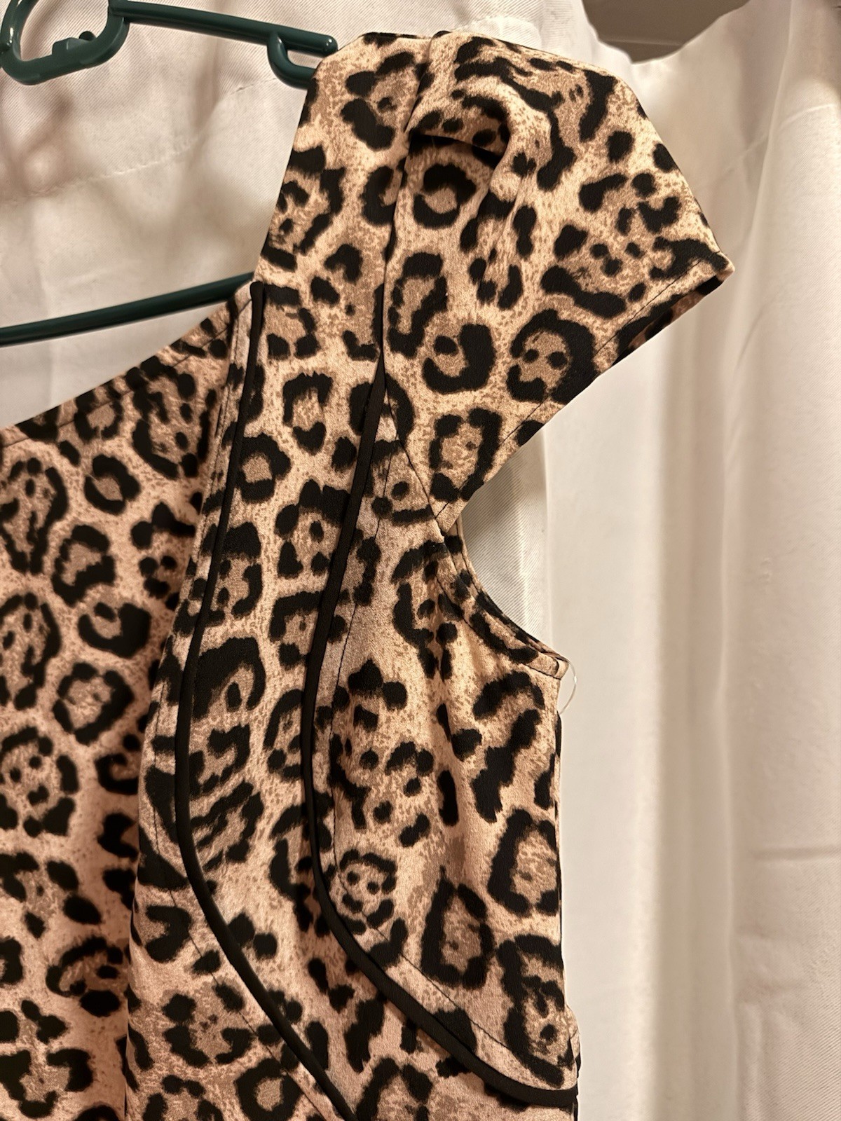 Women’s Beige/Black Leopard Print Sheath Dress Square Neck Cap Sleeve M trim.