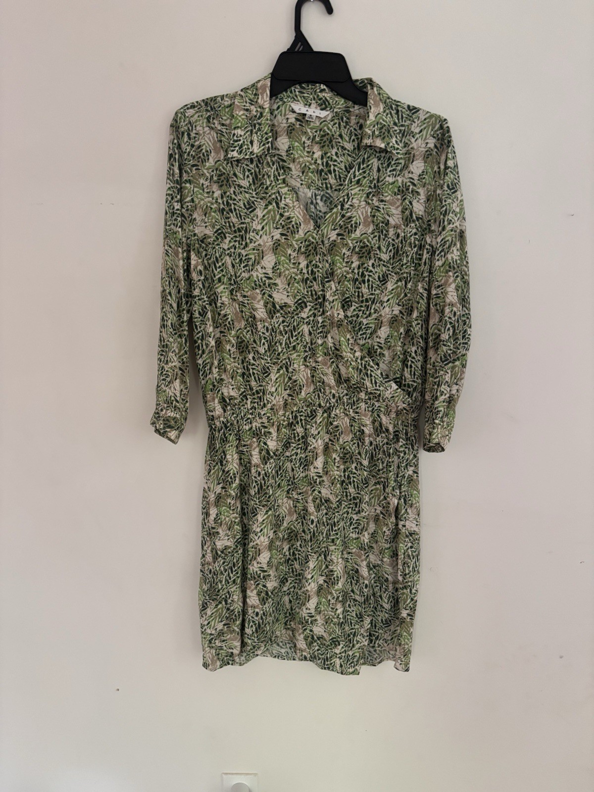 Cabi Leaf Print Shirt Dress Womens Small Green Tan Rayon Boho Botanical Summer