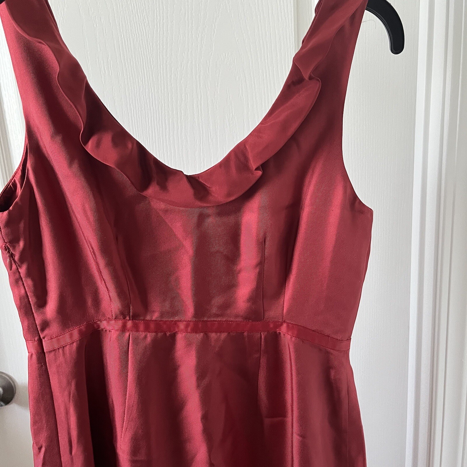 MOULINETTE SOEURS SILK GARNET RED RUFFLE COLLAR SLEEVELESS SHEATH DRESS SIZE: 6
