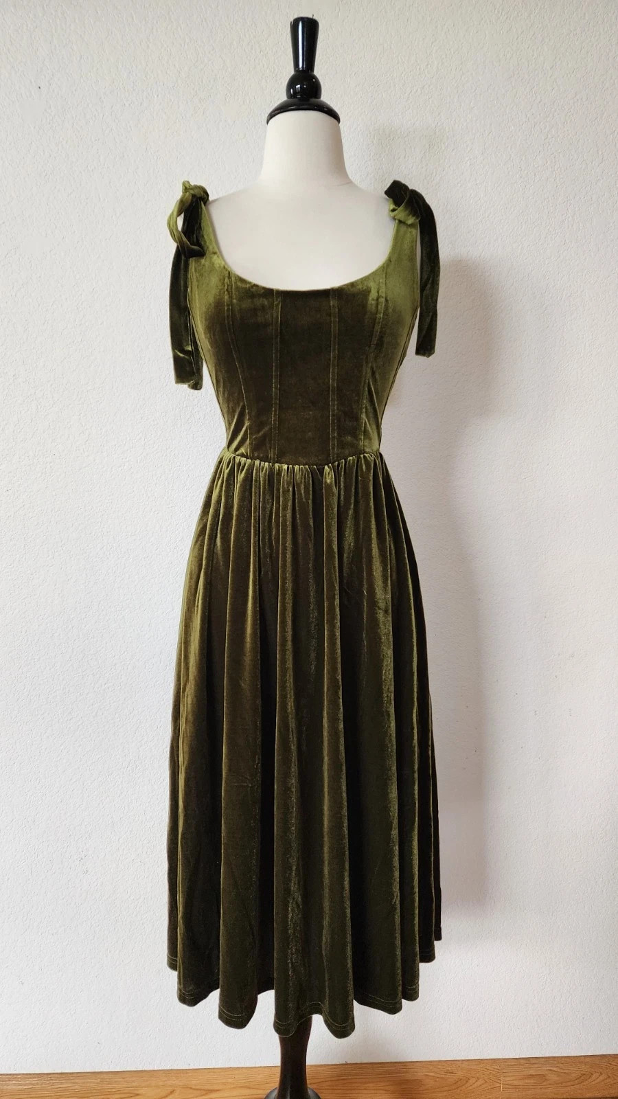 New Anthro Midi Dress Size Medium Green Velvet Bow Wedding Bridal Garden Prom