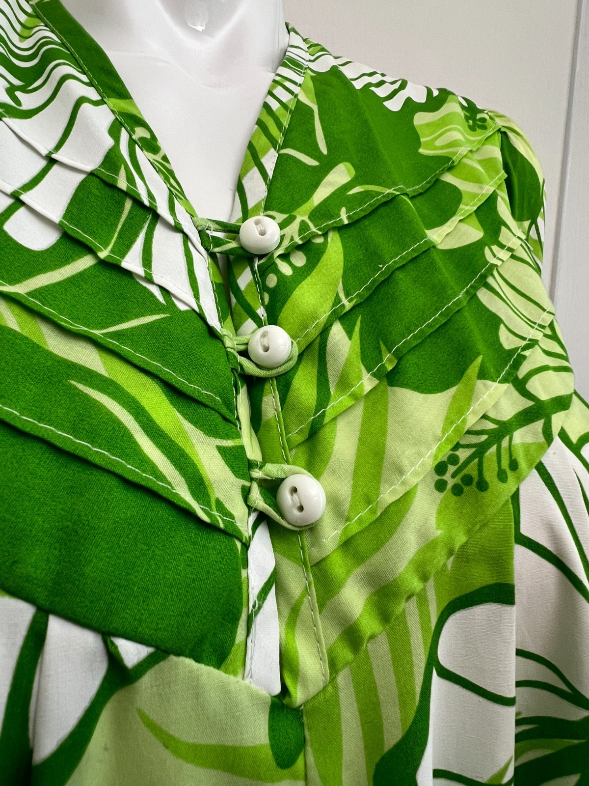 VTG T&L Muu Muu Factory Hibiscus Floral Tropical Resort Dress Made in Hawaii 5/6