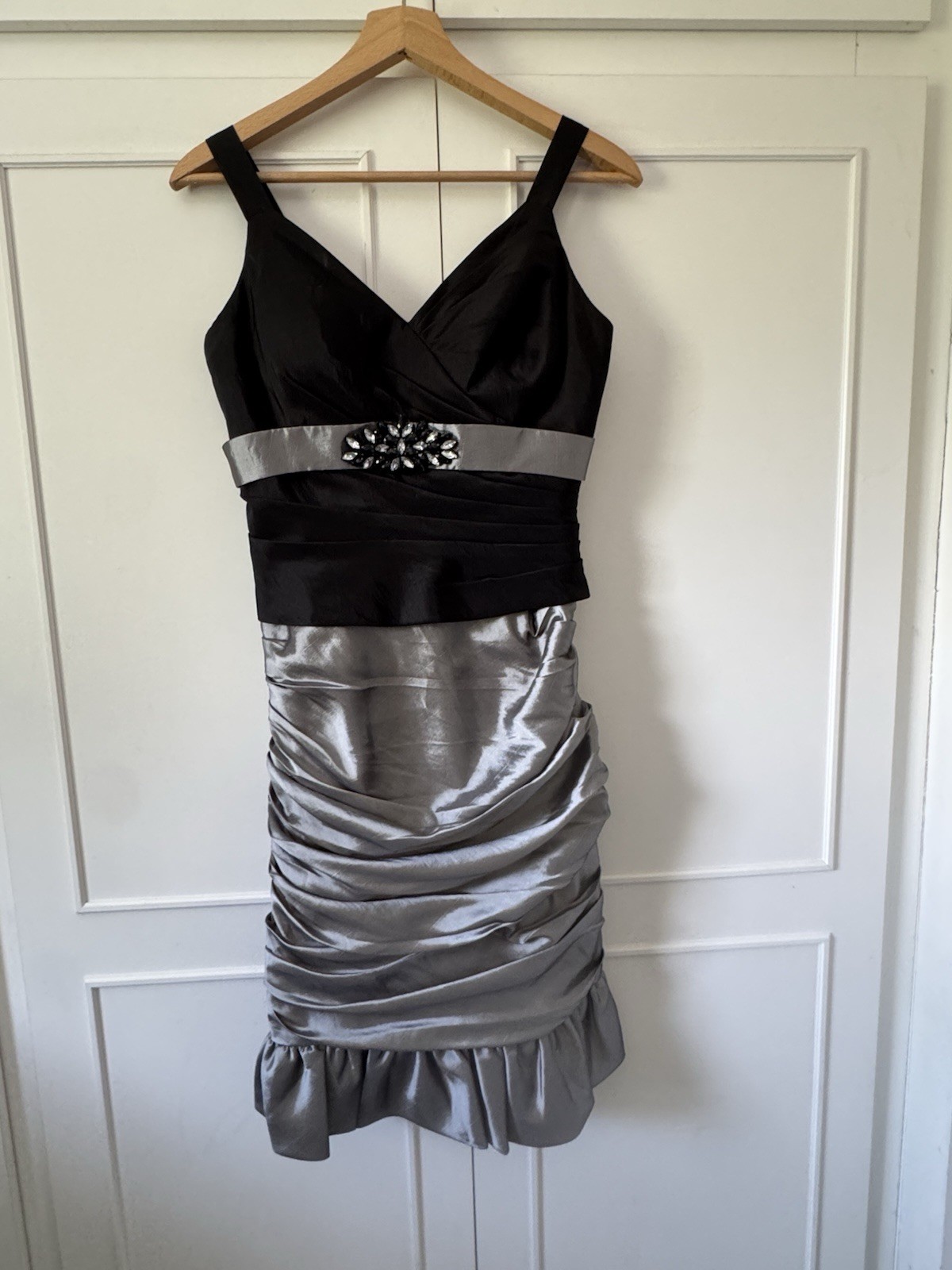 Amore Y2K Amoré Black silver Rhinestone Ruffle occasion Cocktail Dress Sz 10