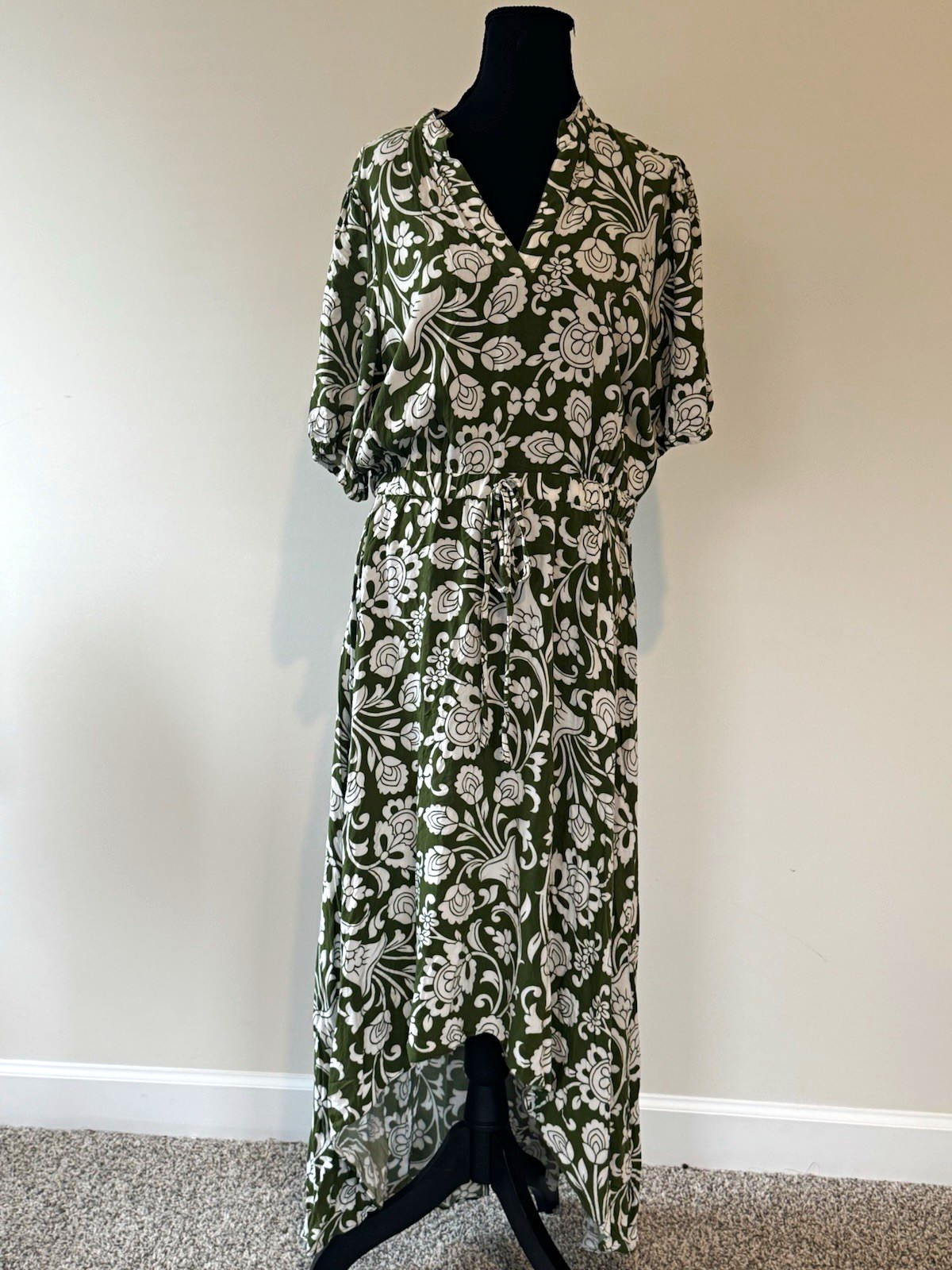 MSK Women’s Green/White Floral V-Neck Tie Waist Short Sleeve Maxi Dress L