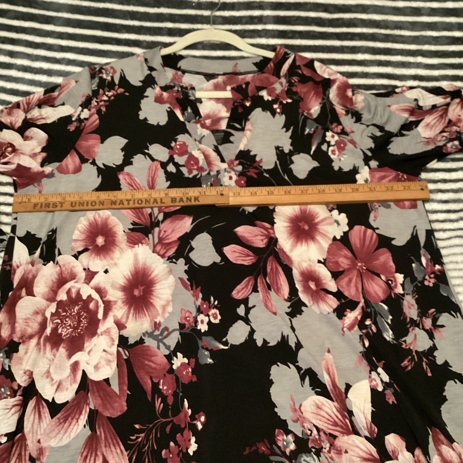 Dear Scarlett Women’s 2XL Black Pink Gray Floral Shift Dress V-Neck 3/4 Stretch