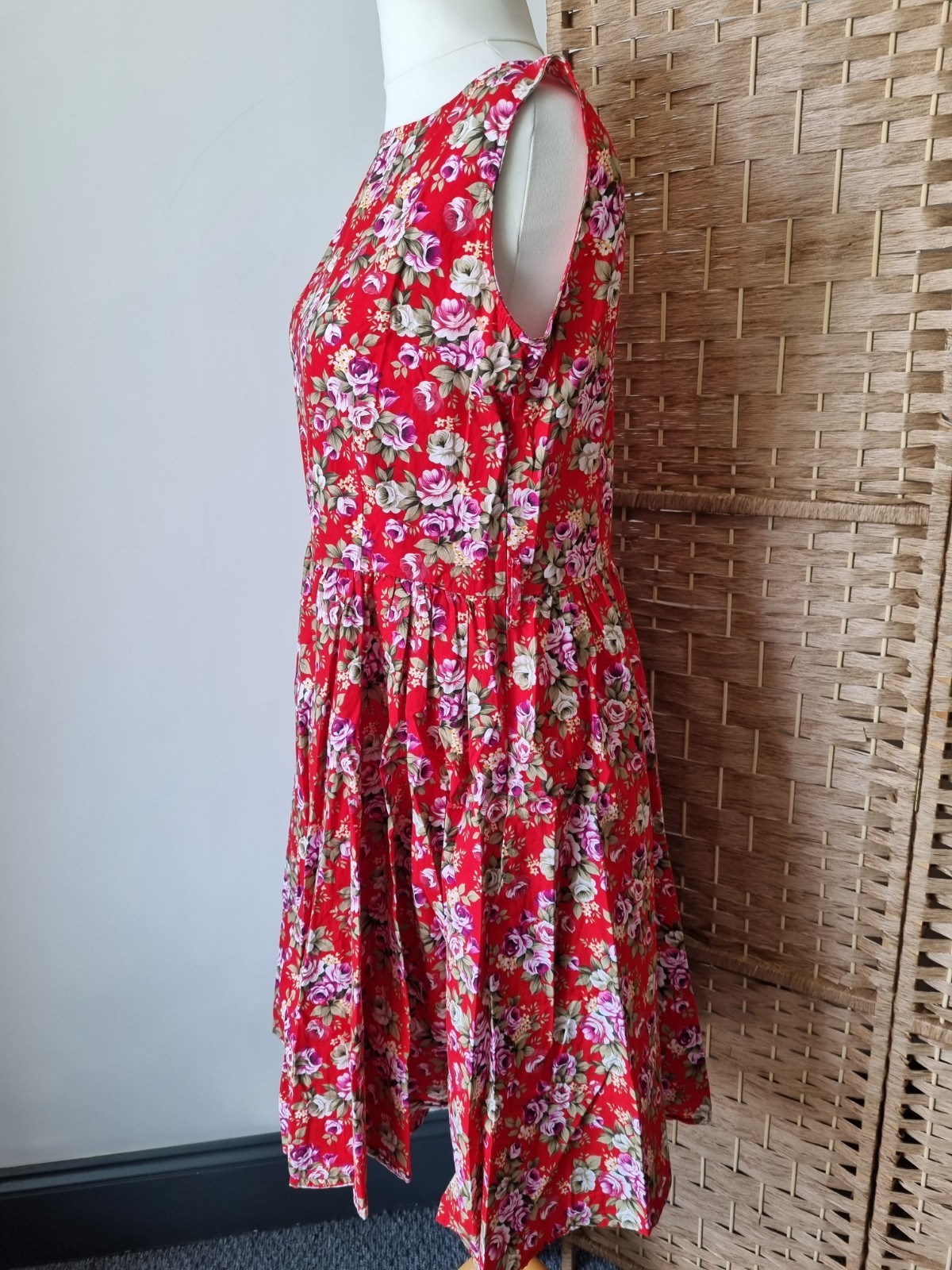 Lindy Bop Vintage Red Ditsy FLoral Fit & Flare Dress Size 12/4 summer ready M