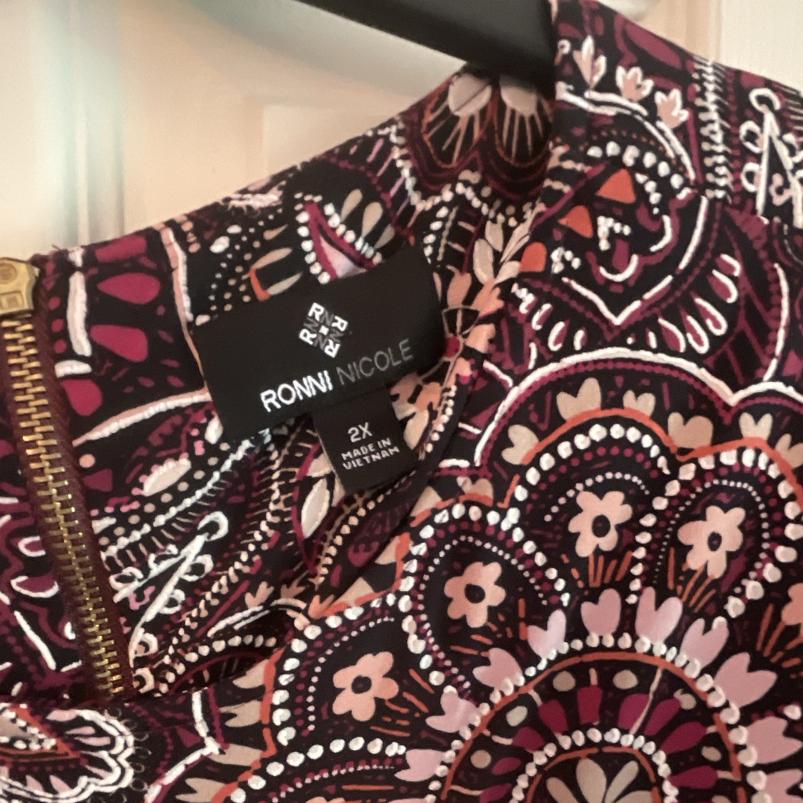 Ronni Nicole Shift Dress Plus 2X Burgundy Paisley 3/4 Sleeve Round Zip Back