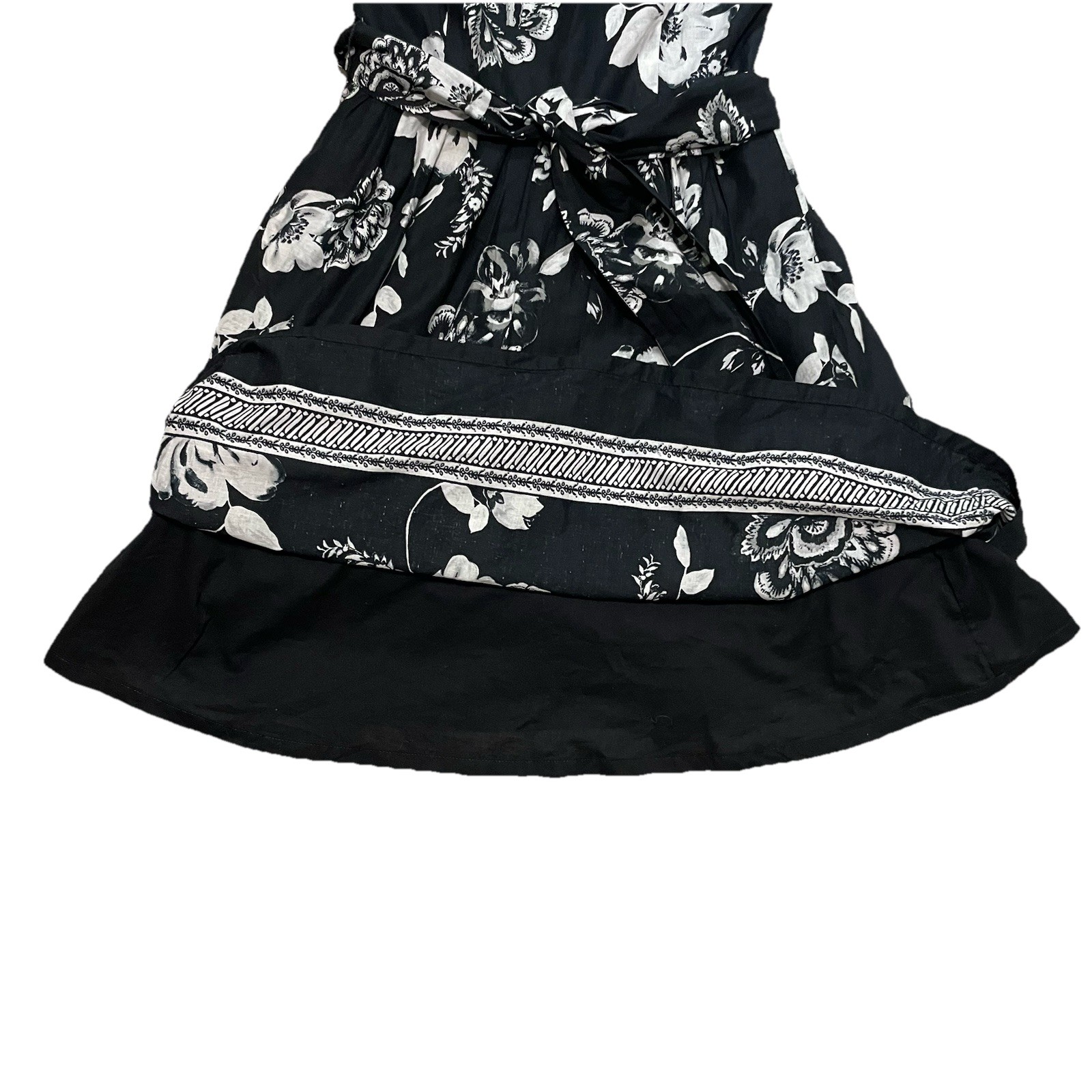 White House Black Market Dress Halter Tie Neck Sz 4 Black White Floral Classic