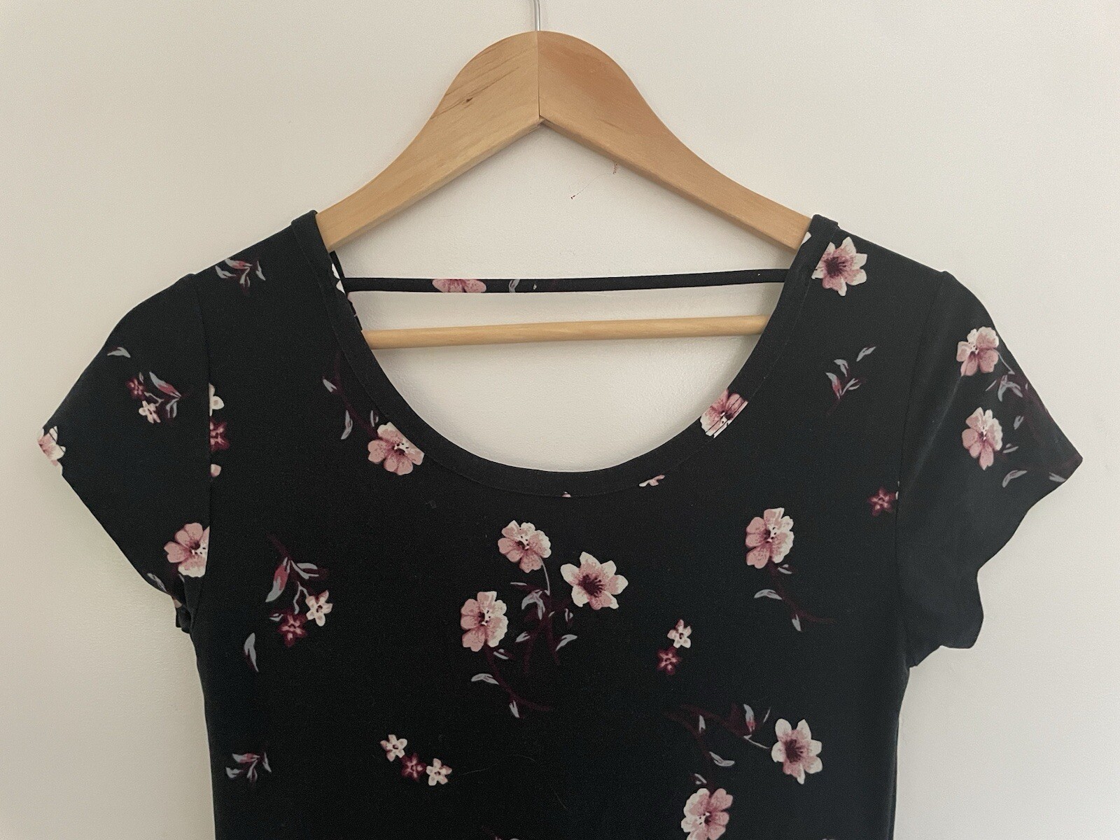 No Boundaries Women’s Juniors Floral Print Polyester Short Sleeve Dress Black XS