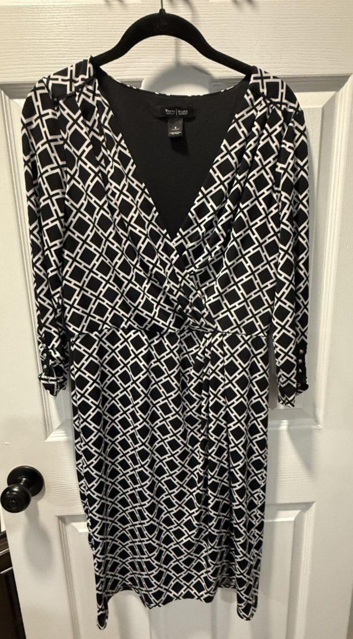 WHBM Pre-owned Black, Size 8, Knee length long dress, 3/4 sleeve