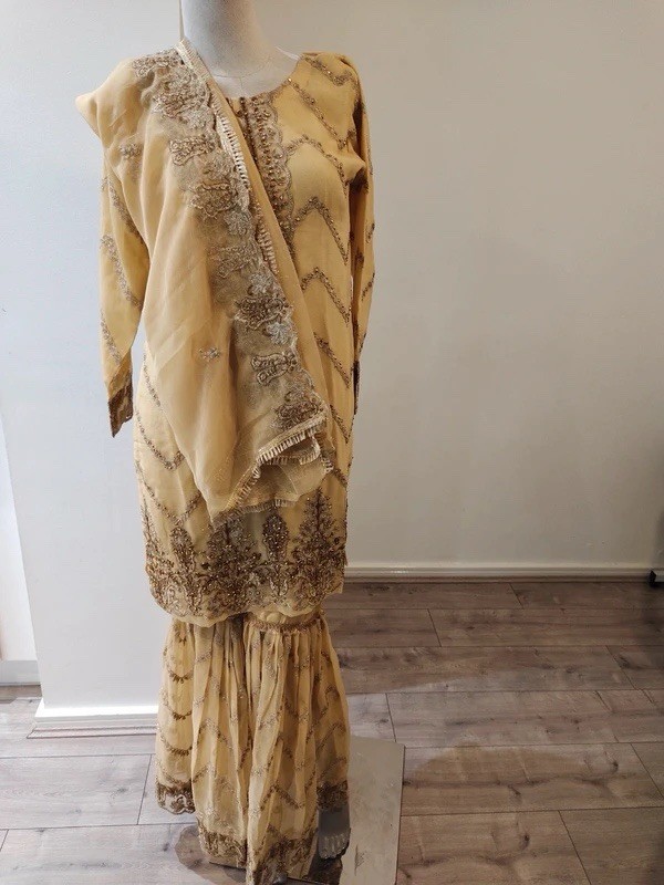 3 Pieces Suit Pant Set Bust measurement 36 inches