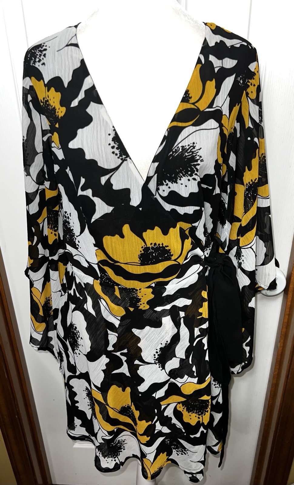 Floral Wrap Dress Midi Dress 3/4 Sleeve Bell Sleeve Yellow/Black/Ivory Size 4(S)