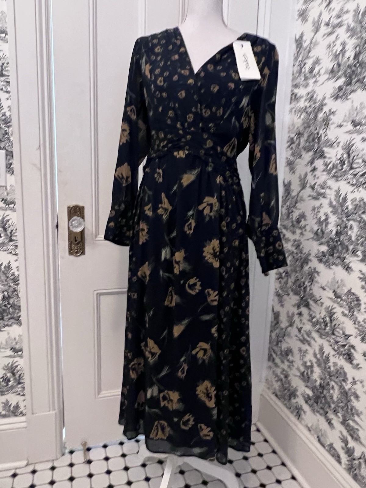 BA SH NWT Women’s Long Maxi Dress Navy Floral Brand New Tags Attached
