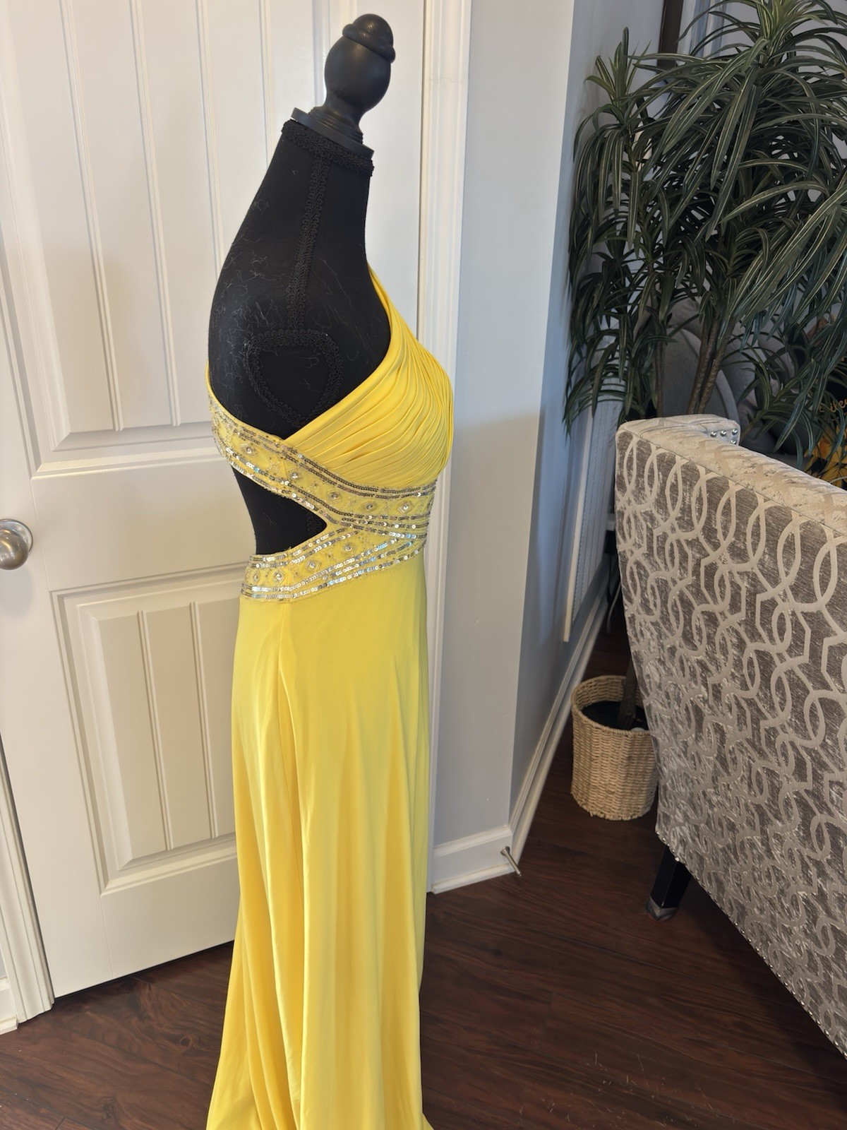 Cache Women’s Yellow One Shoulder Beaded Sequin Cutout Long Gown Zip 6