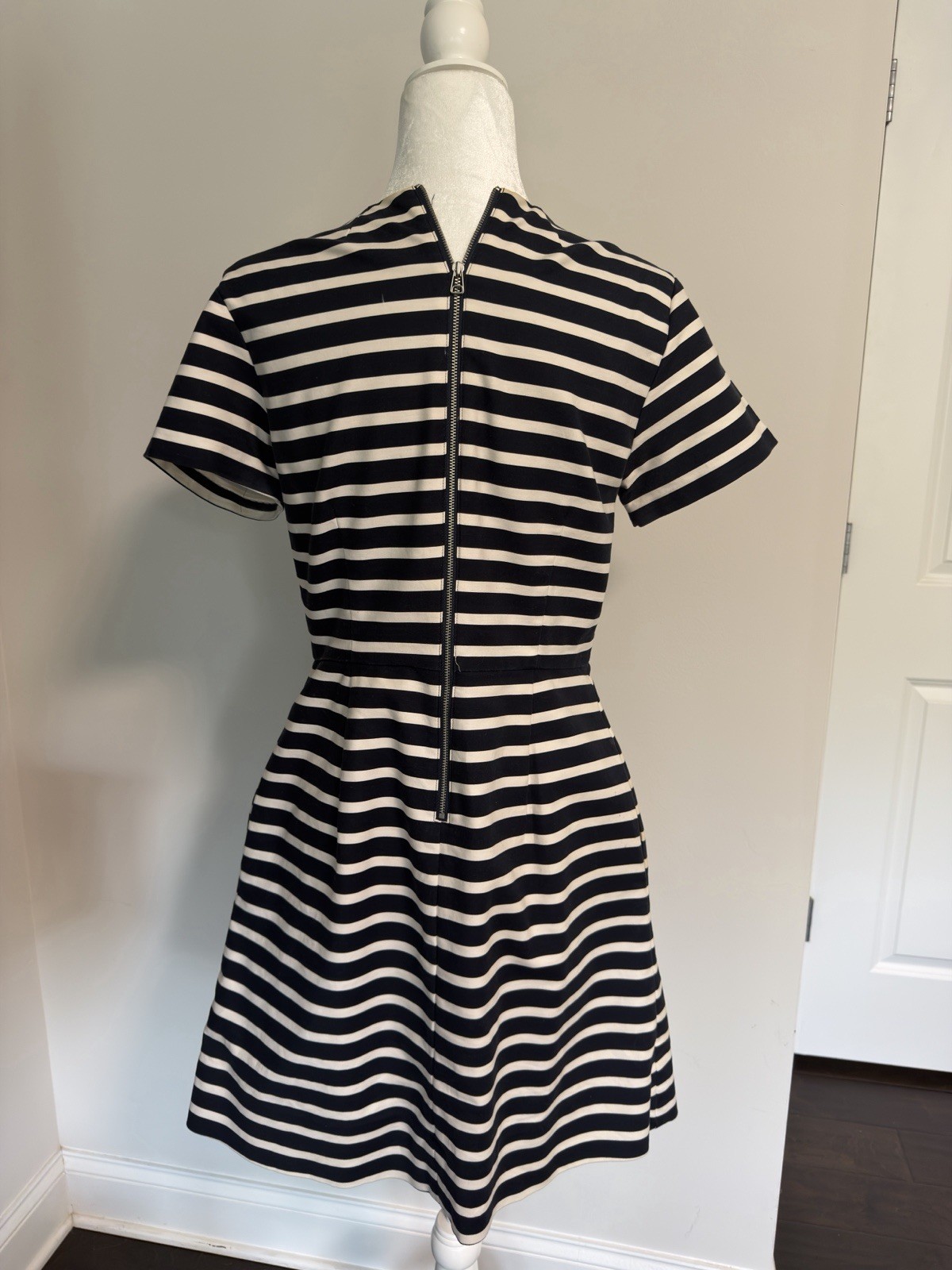 GAP Navy & White Striped V-Neck Fit & Flare Dress Back Zip Cotton Size 10