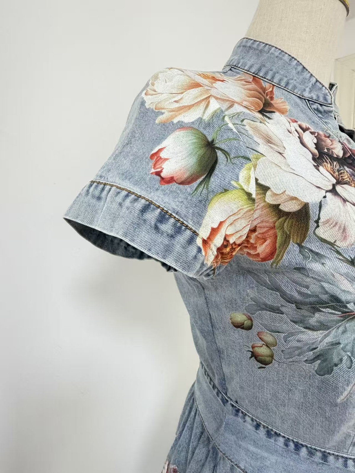 Women’s Alice+Olivia long denim print dress, ultra soft cotton slim fit shirt sk
