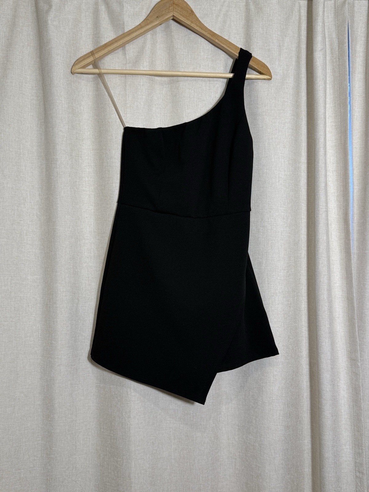 Black One Shoulder Assymetrical Jumpsuit Romper Women’s Small Blue Blush Fitted