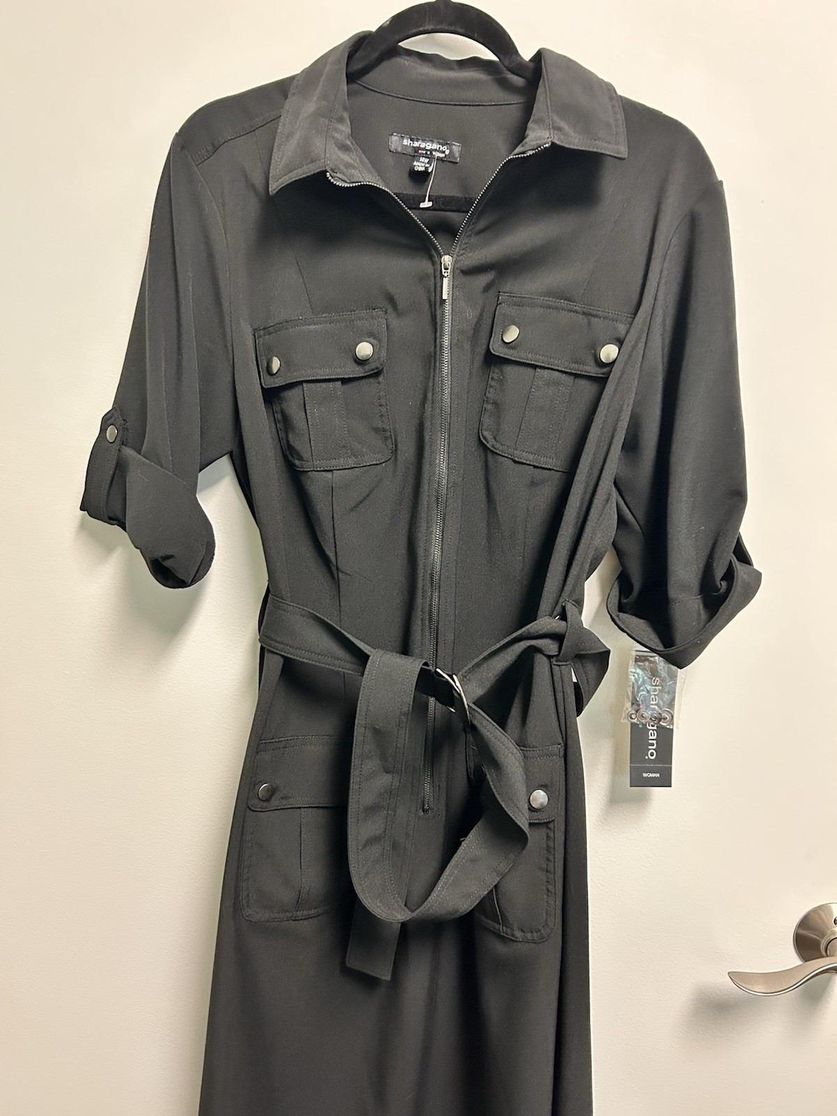 Sharagano Woman, Zipper Front Black Dress Size 14￼