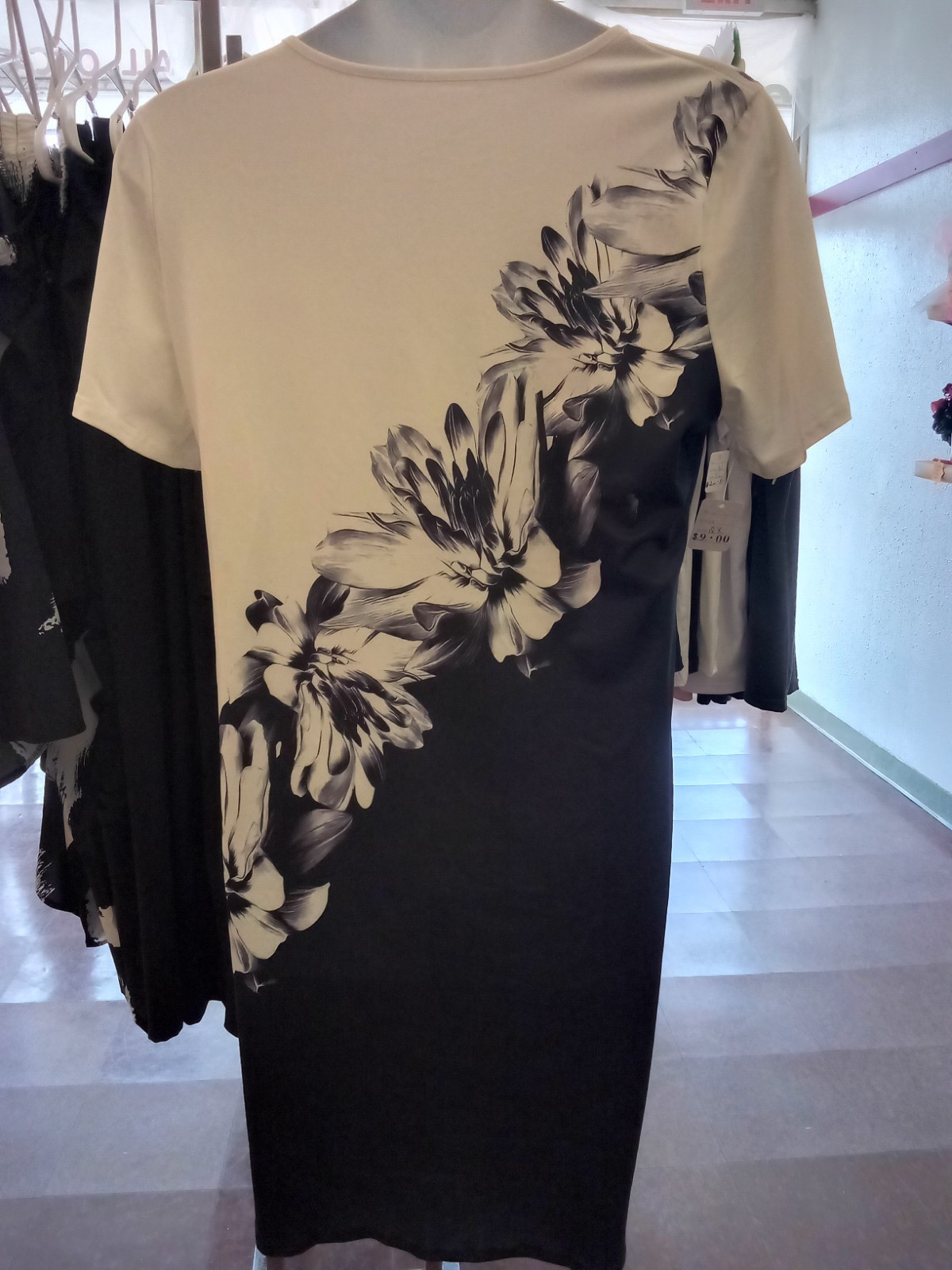New Women’s Floral Printed Short Sleeve Plus Dress ~ Black & White