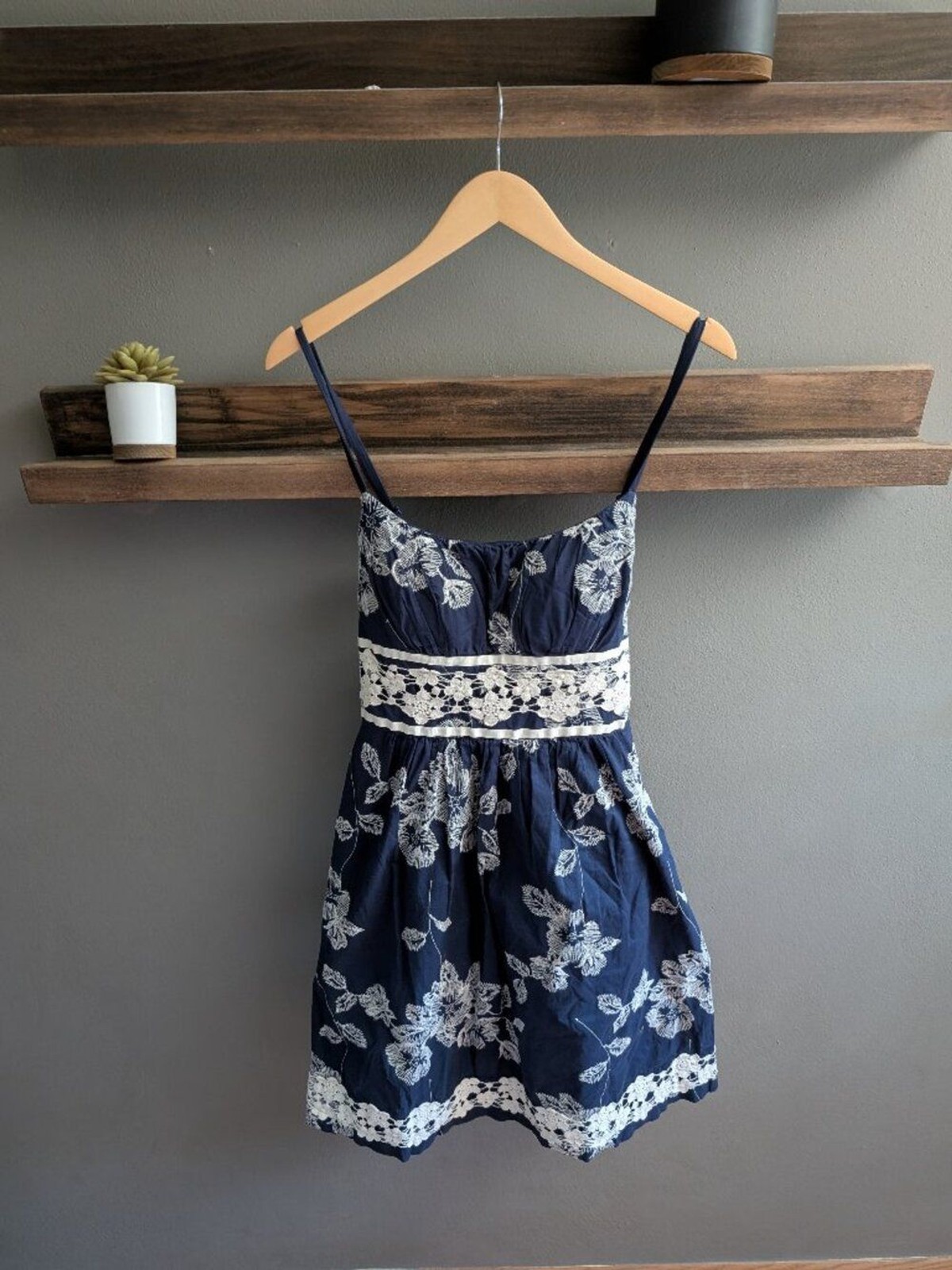 Dress Barn Navy Blue Floral Sundress White Crochet Lace Trim Size 10