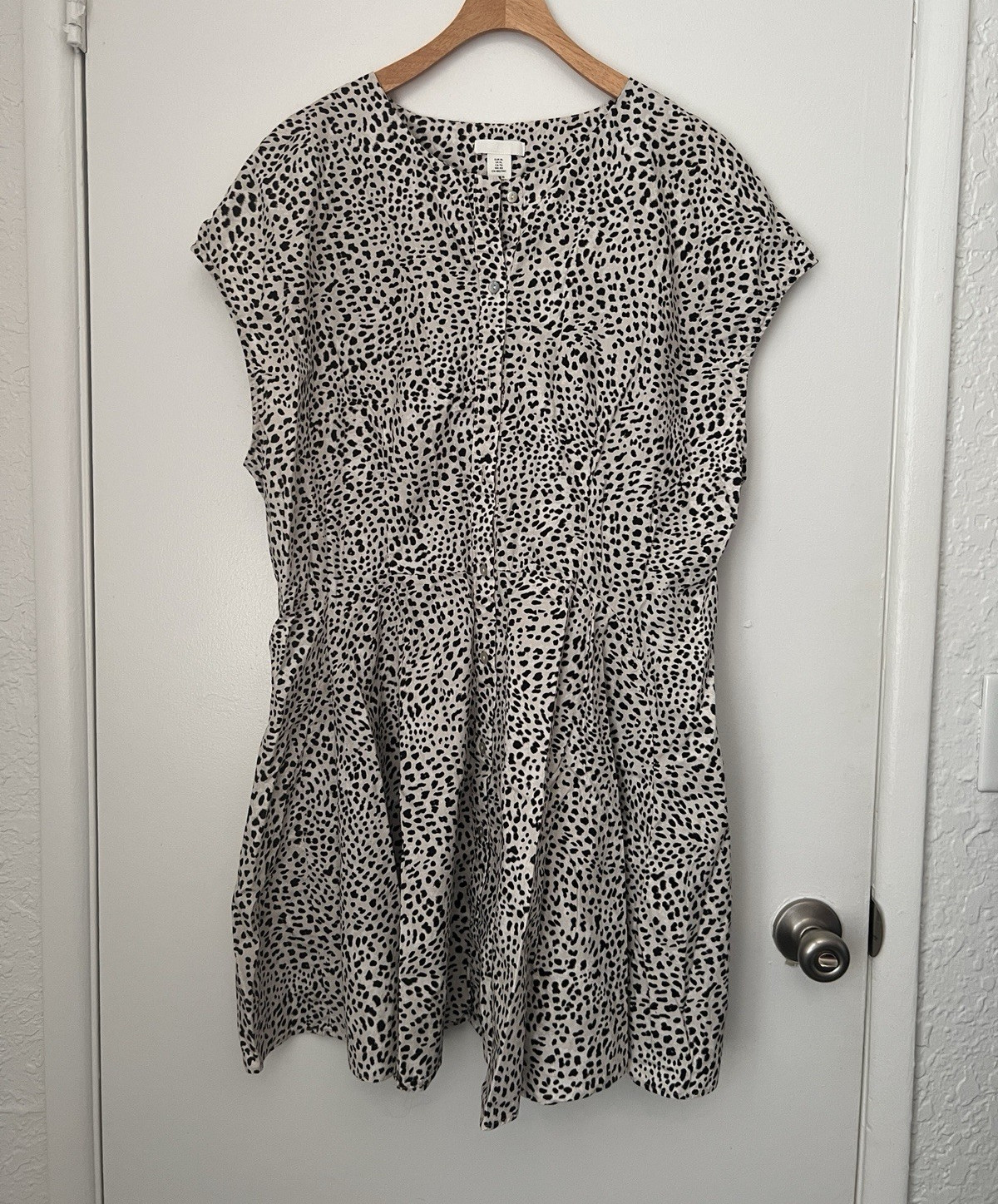H&M Animal Print Black White A-Line Dress Cap Sleeve Round Neck Short XL