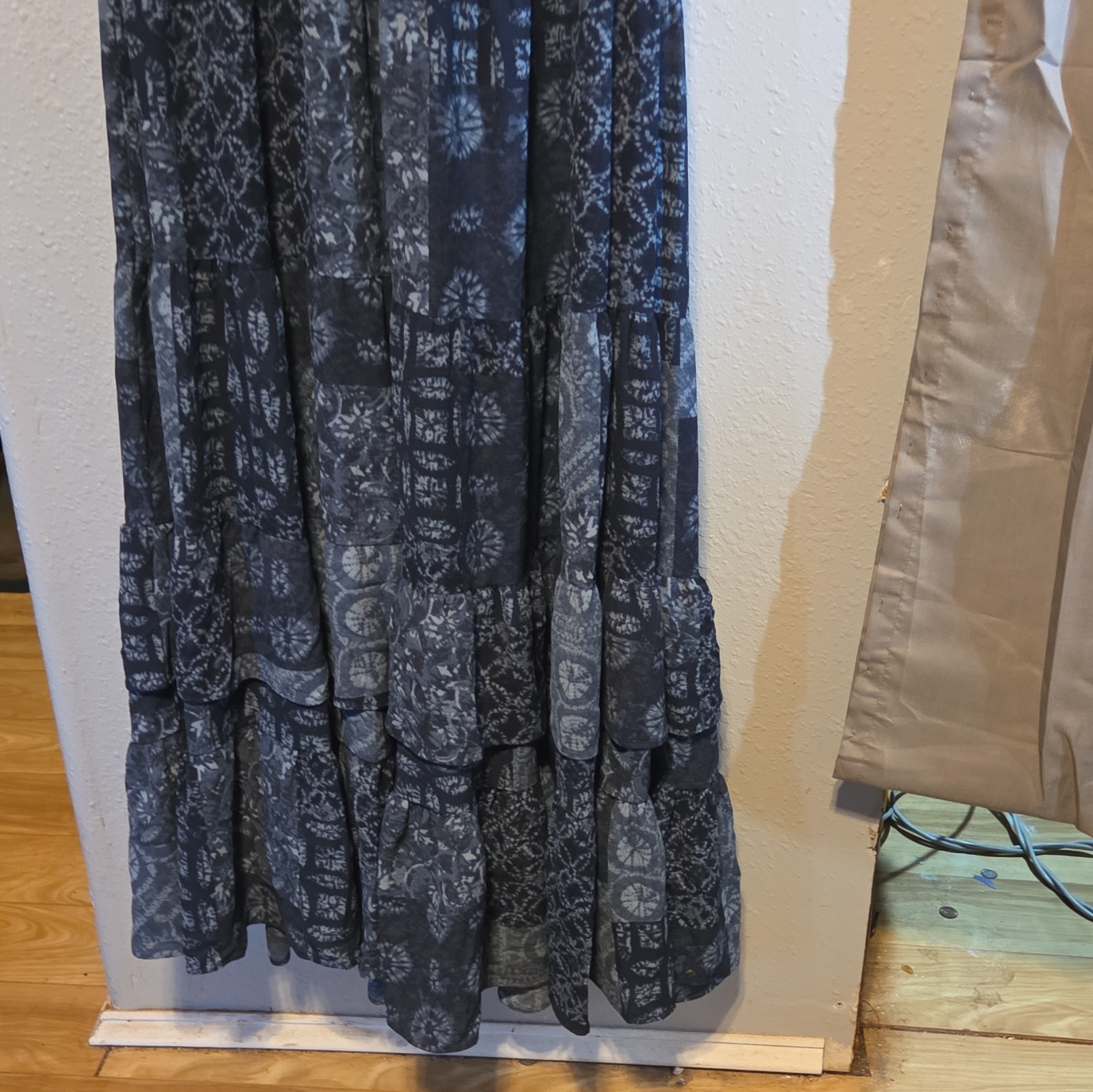 Lauren Ralph Lauren Maxi Dress Long Blue/Gray Geo V-Neck Ruffle Sz 8