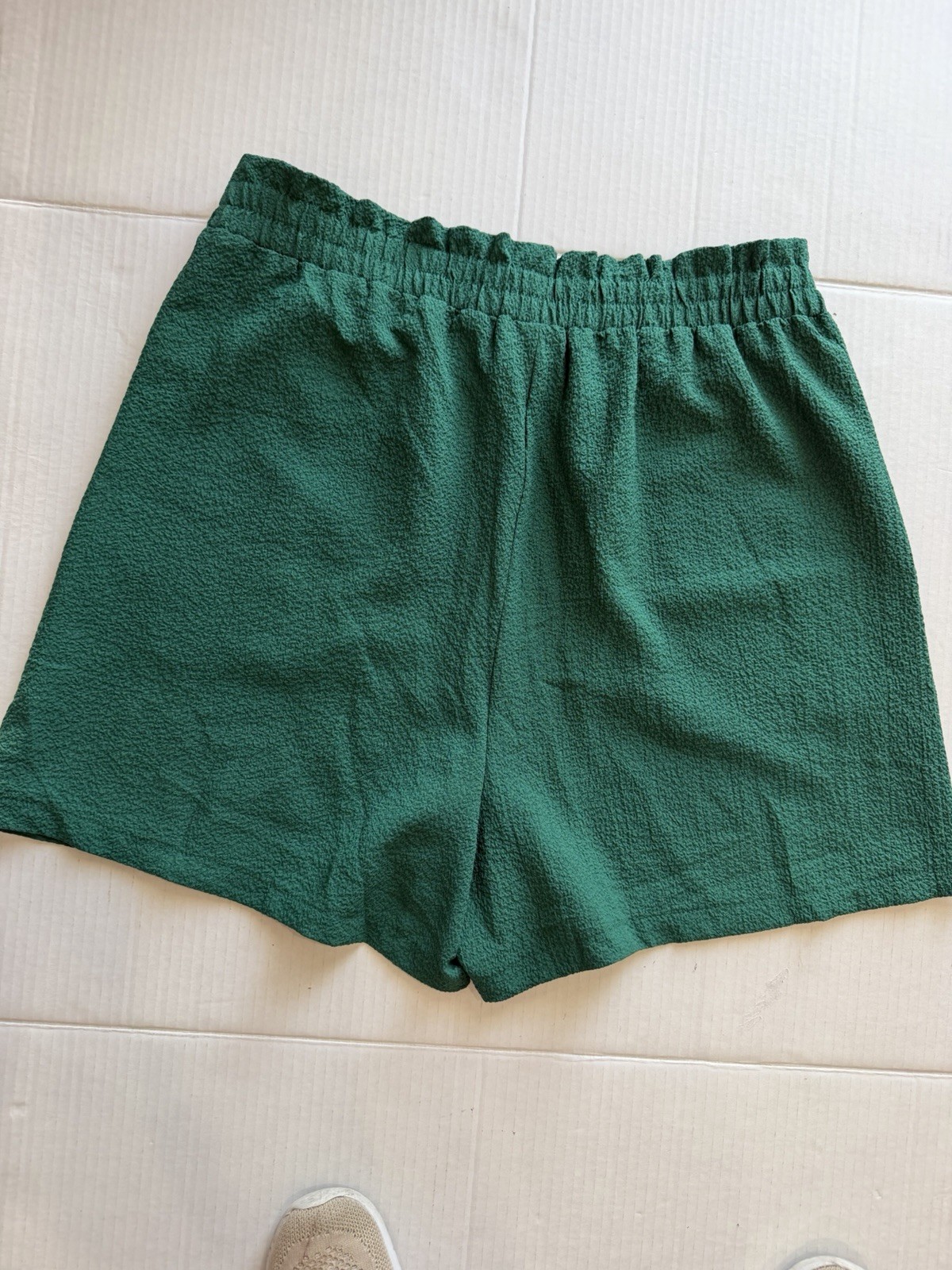 Nine.Eight New York Green Textured Elastic Waist Shorts Women’s Size M NWT