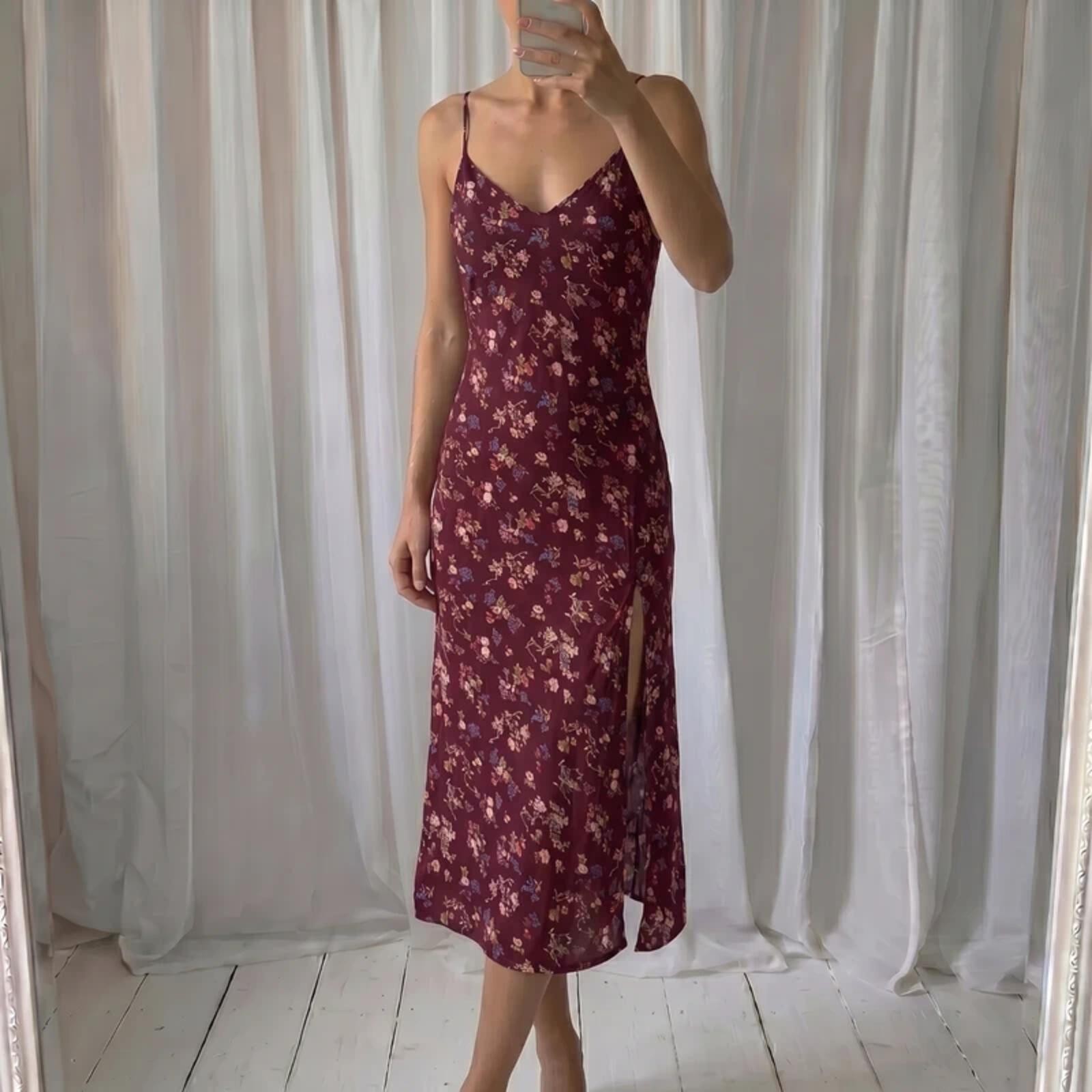 Reformation Midi Dress Size UK 10 US 6 Burgundy Floral