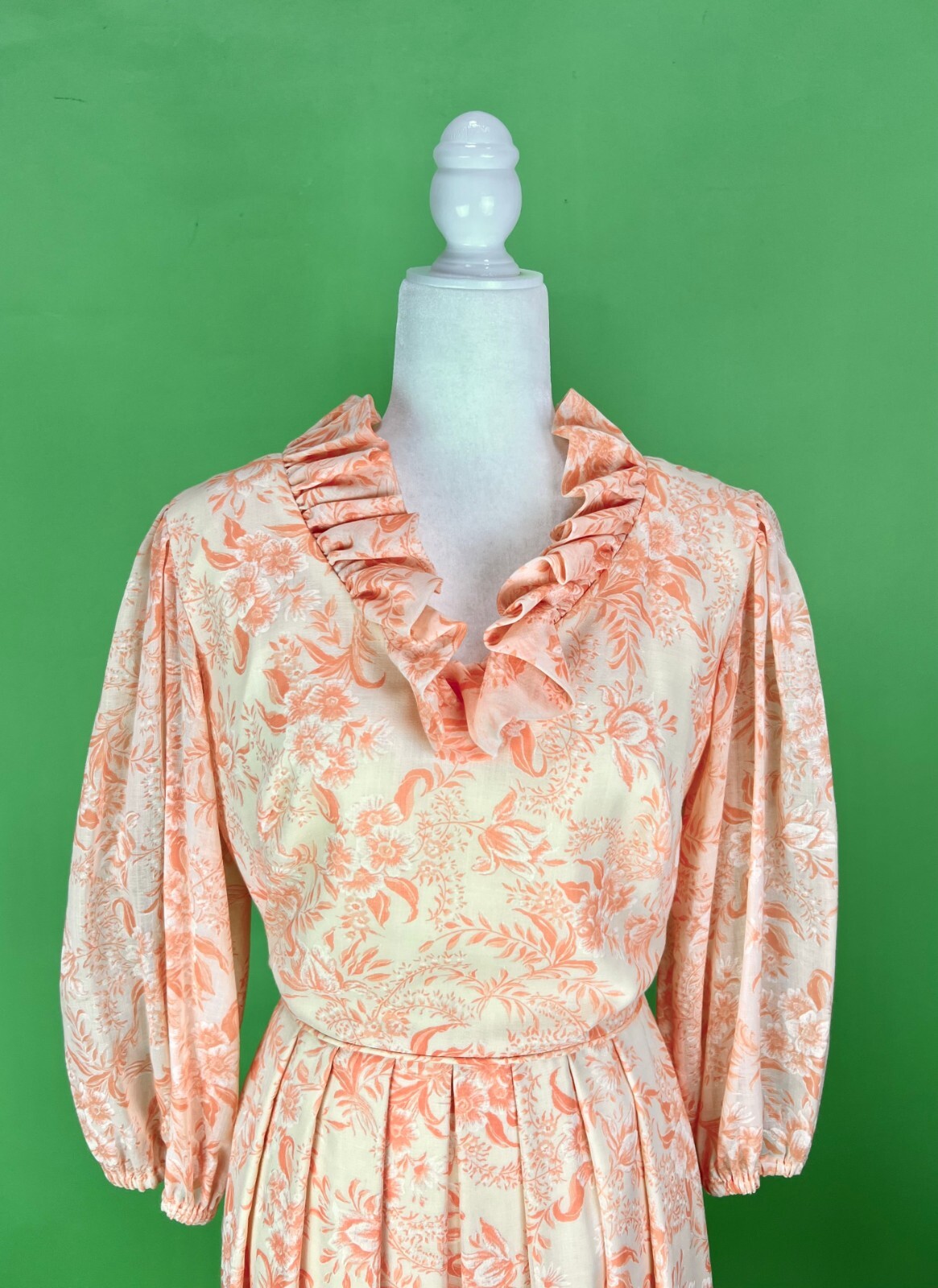 Vintage 70s Peach Floral Ruffled Maxi Dress – Size S/M