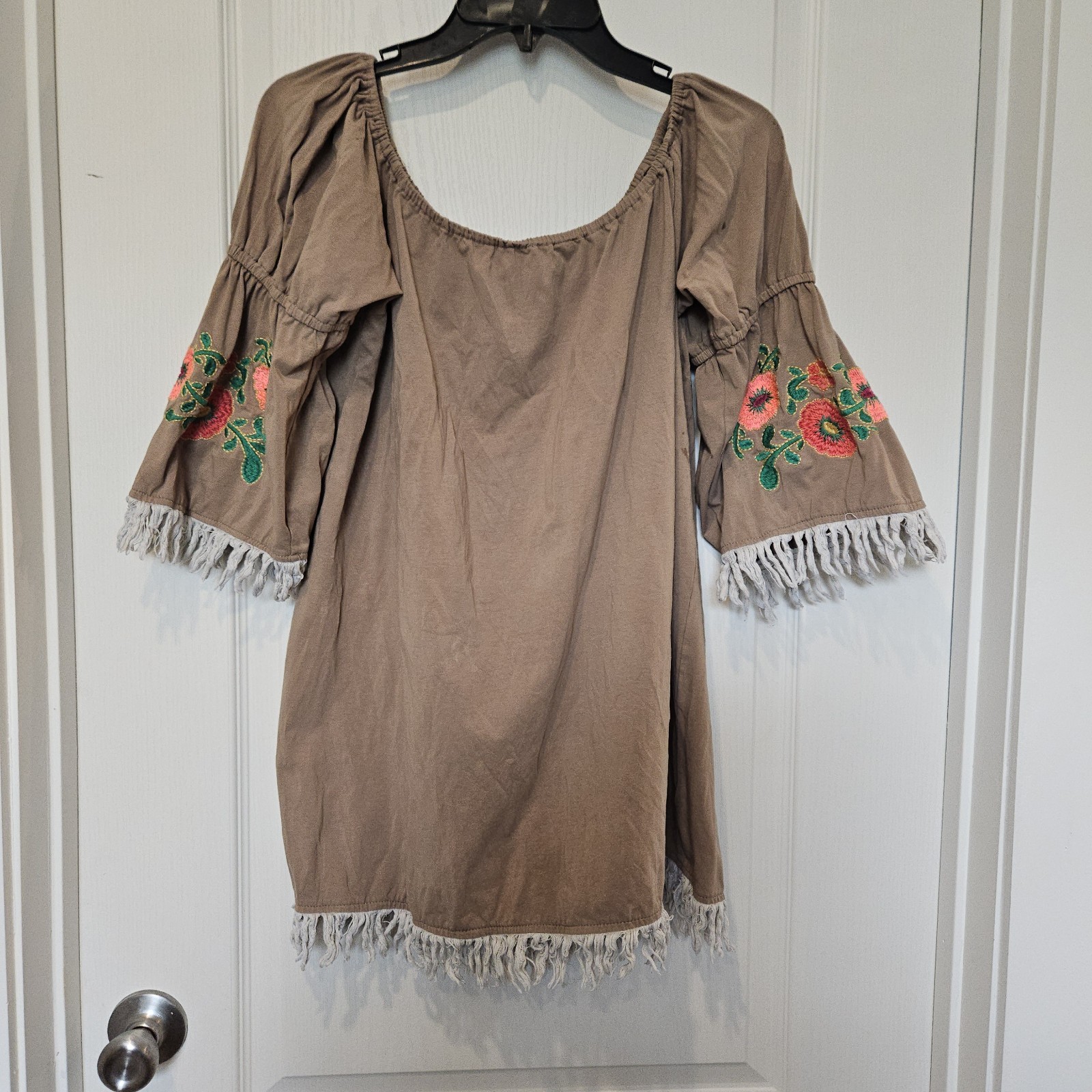 Umgee USA Small Boho Peasant Top Embroidered Floral Fringe Bell Sleeve Taupe