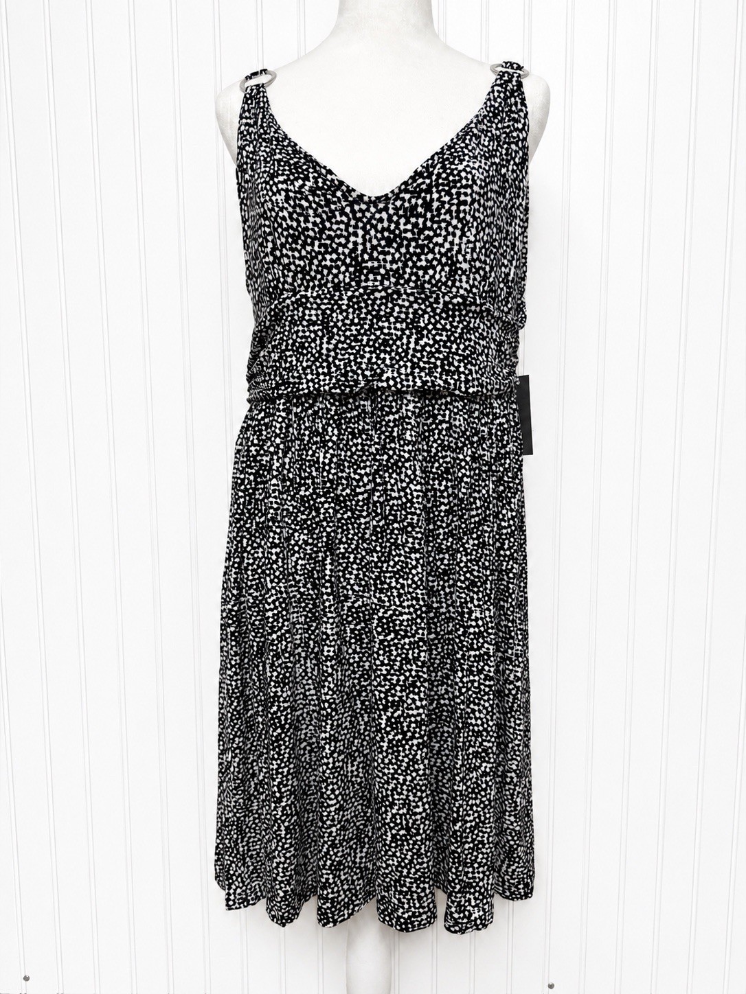 Kenneth Cole Women’s Date Night Dress Size XL NWT Flirty Feminine Low Scoop Back