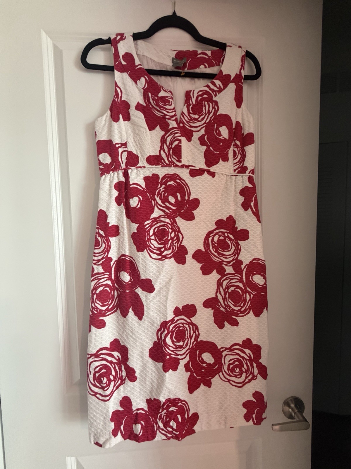 Ann Taylor White Red Floral Fit & Flare Pencil Dress Round Neck Sleeveless 6